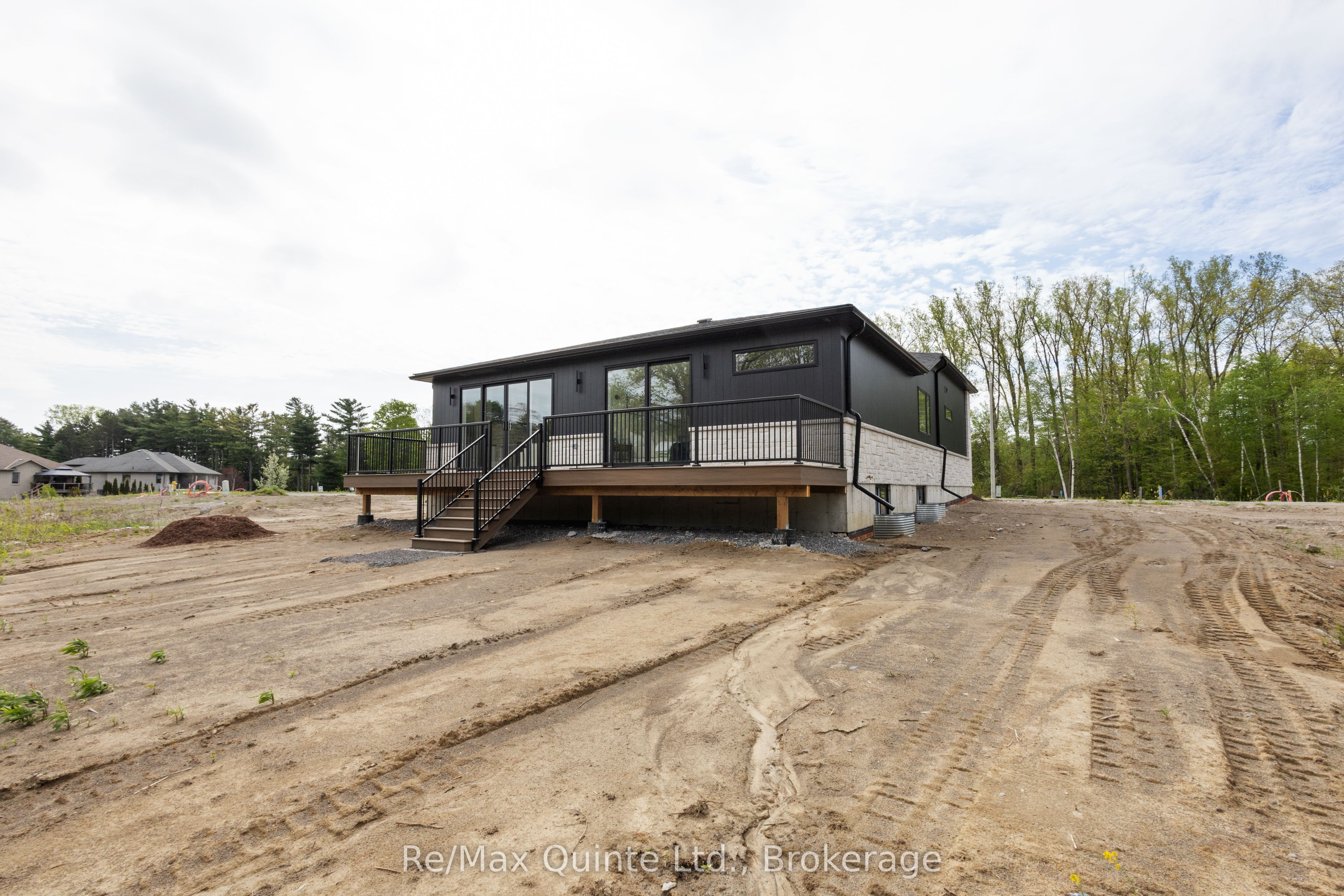 27 Exeter Court Property Photo 6