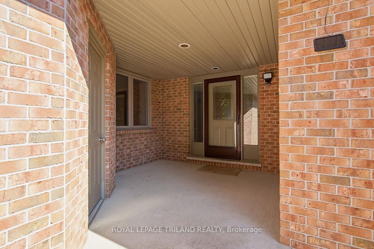 5 Cadeau Terrace 25 Property Photo 7