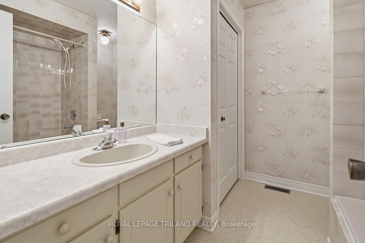 5 Cadeau Terrace 25 Property Photo 14