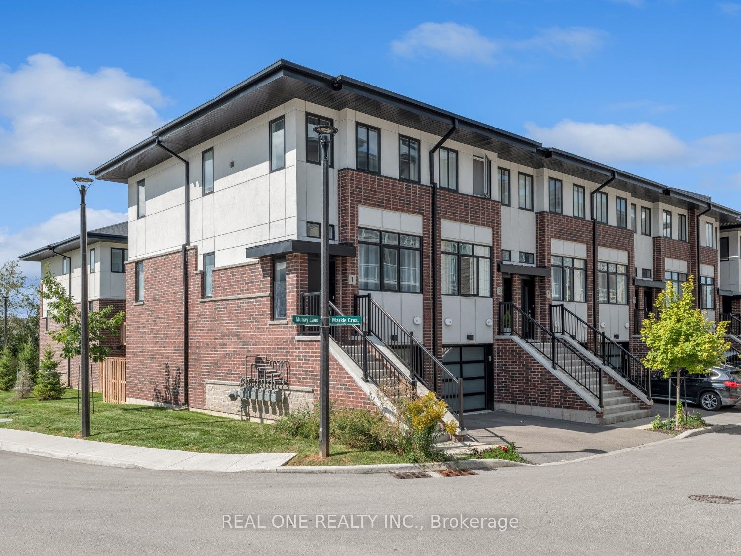 1 Markle Crescent Property Photo 1