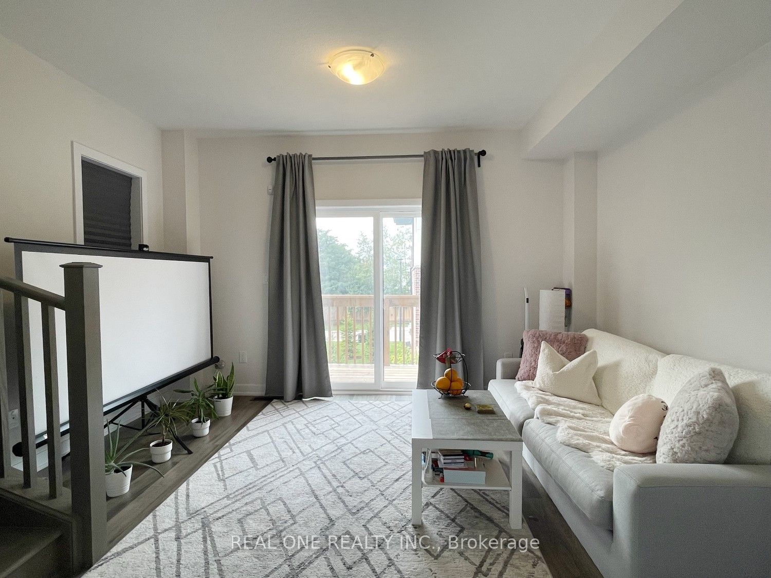 1 Markle Crescent Property Photo 5