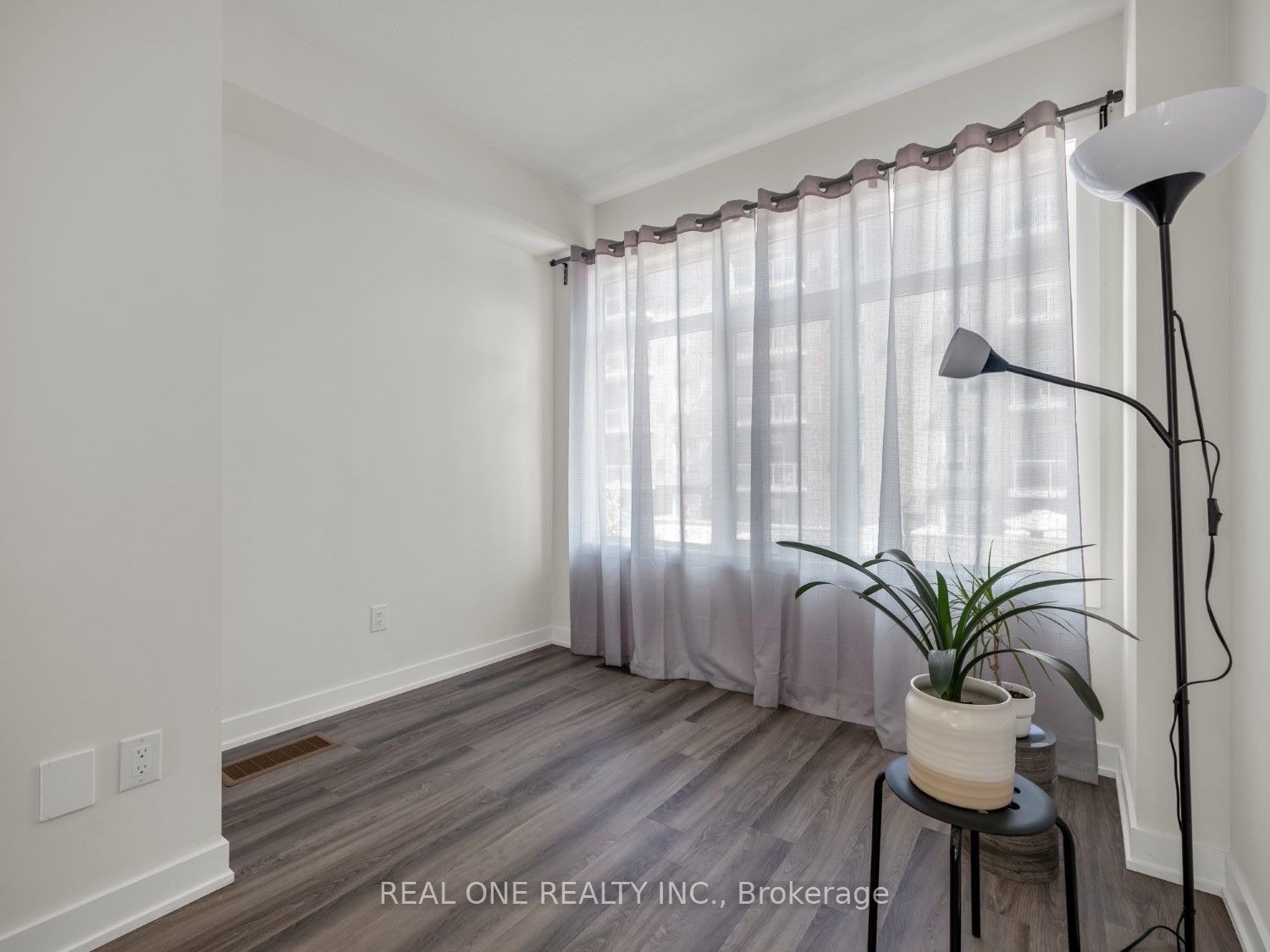 1 Markle Crescent Property Photo 9
