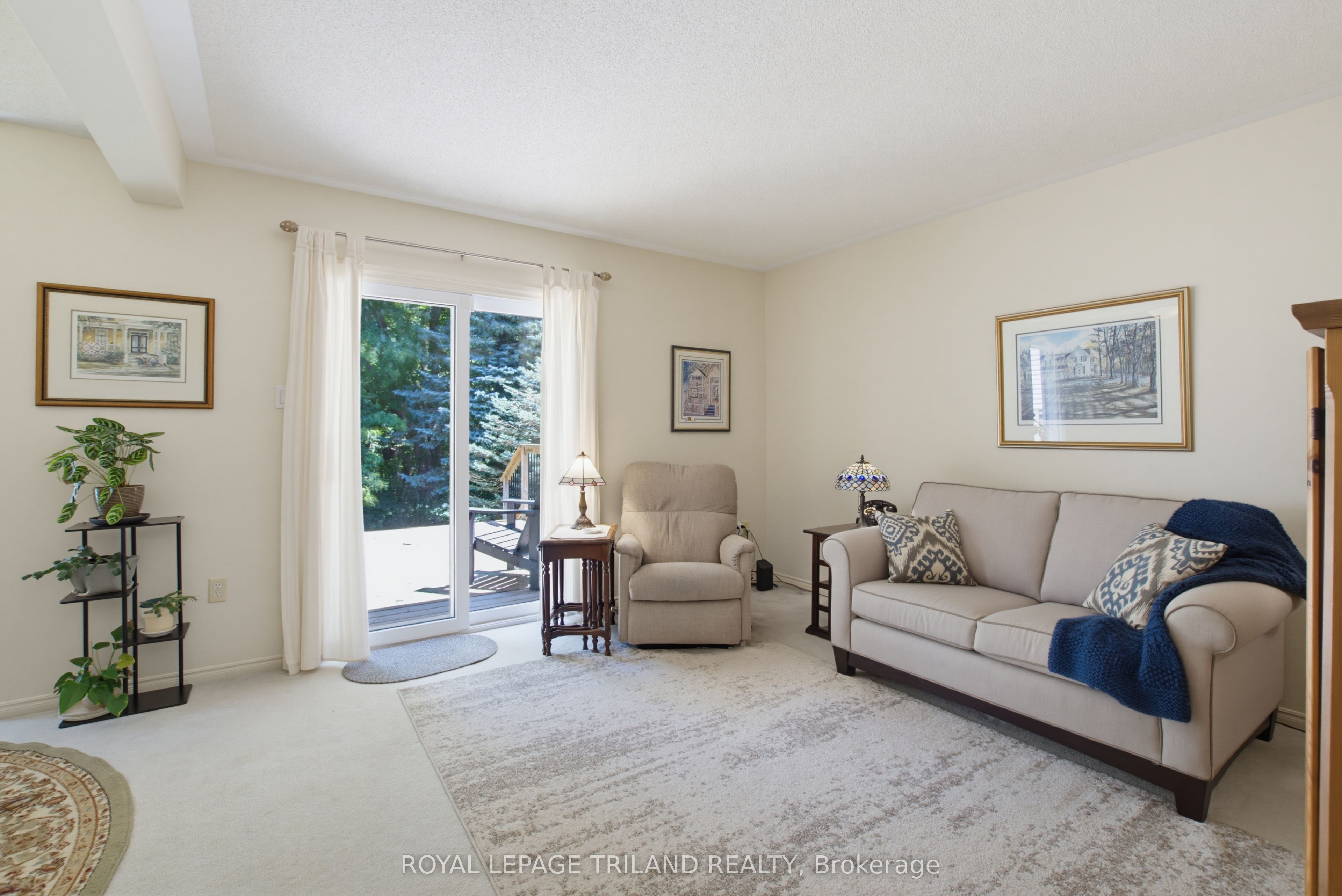 117 Bournemouth Drive Property Photo 3