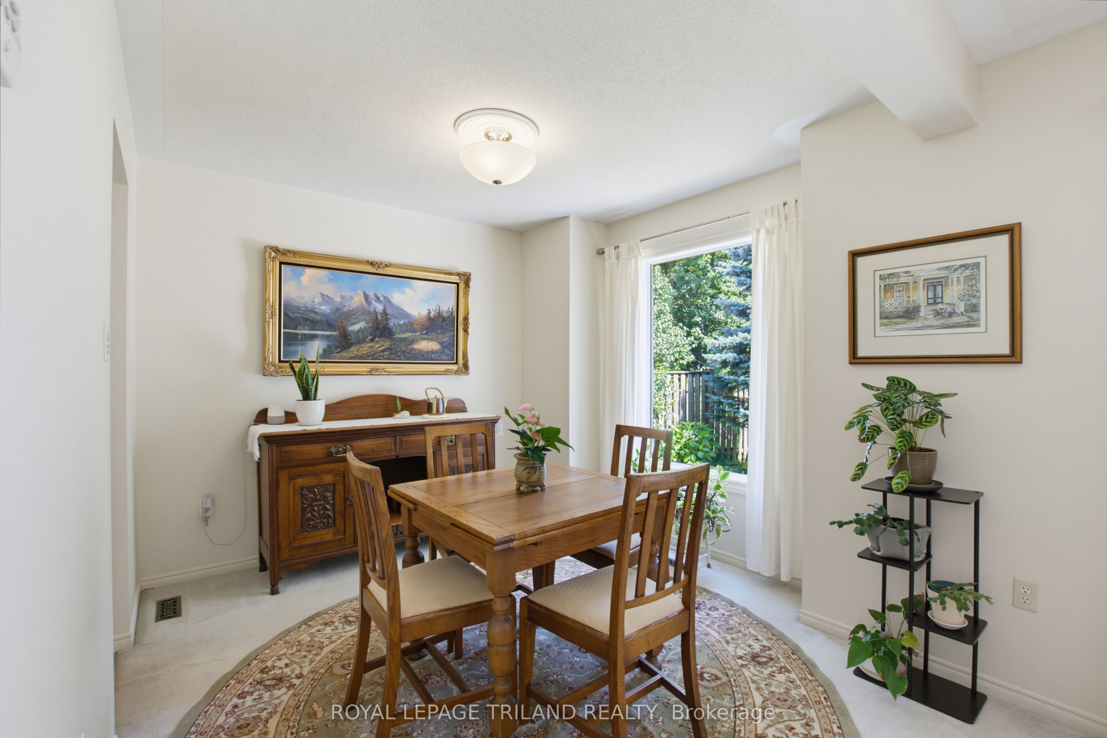 117 Bournemouth Drive Property Photo 4