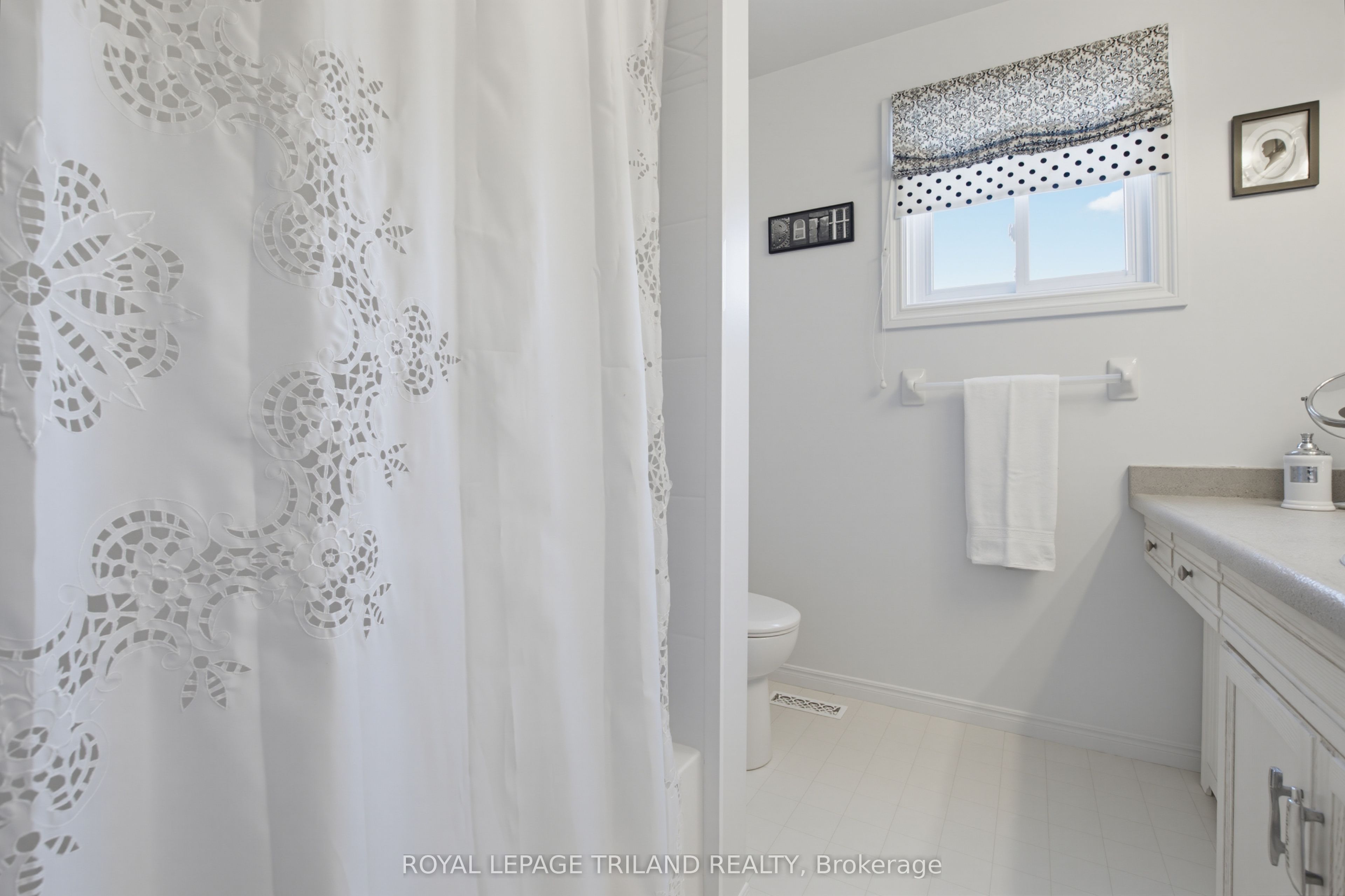 117 Bournemouth Drive Property Photo 24