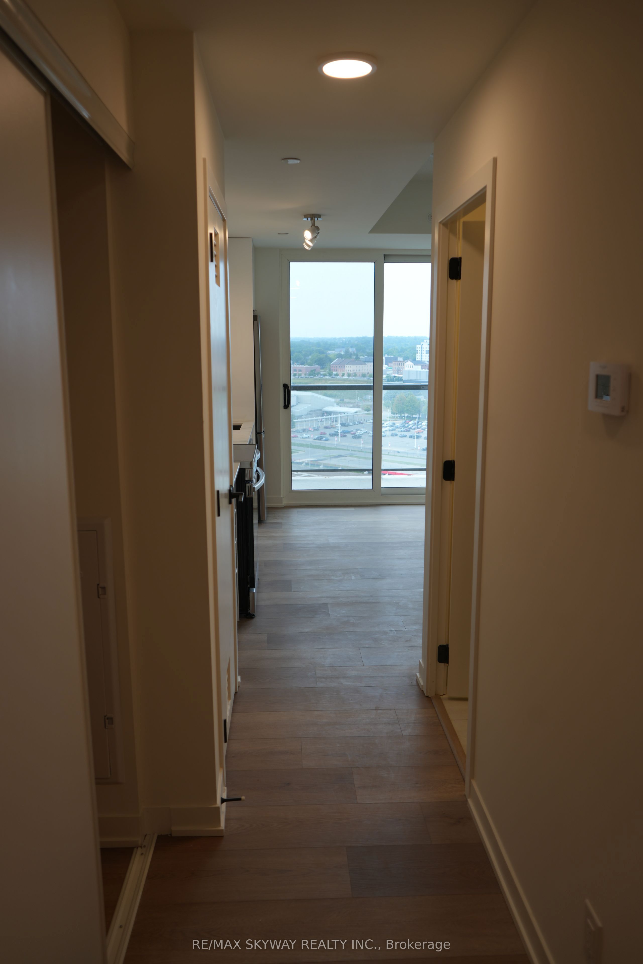 33 Erie Avenue 1501 Property Photo 5