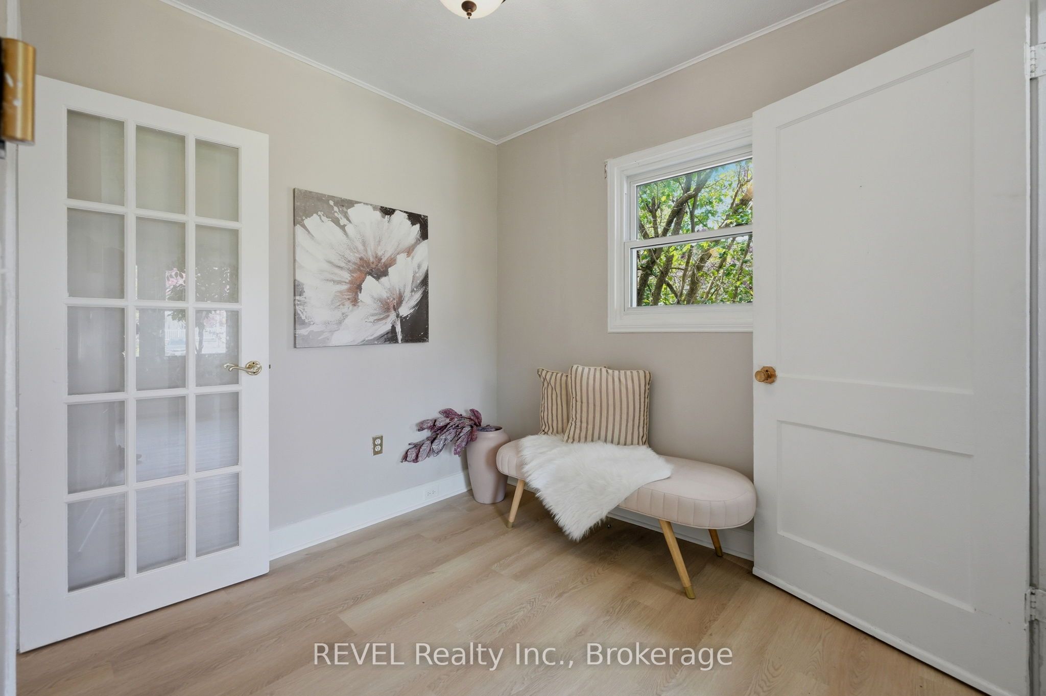 7962 Booth Street Property Photo 6