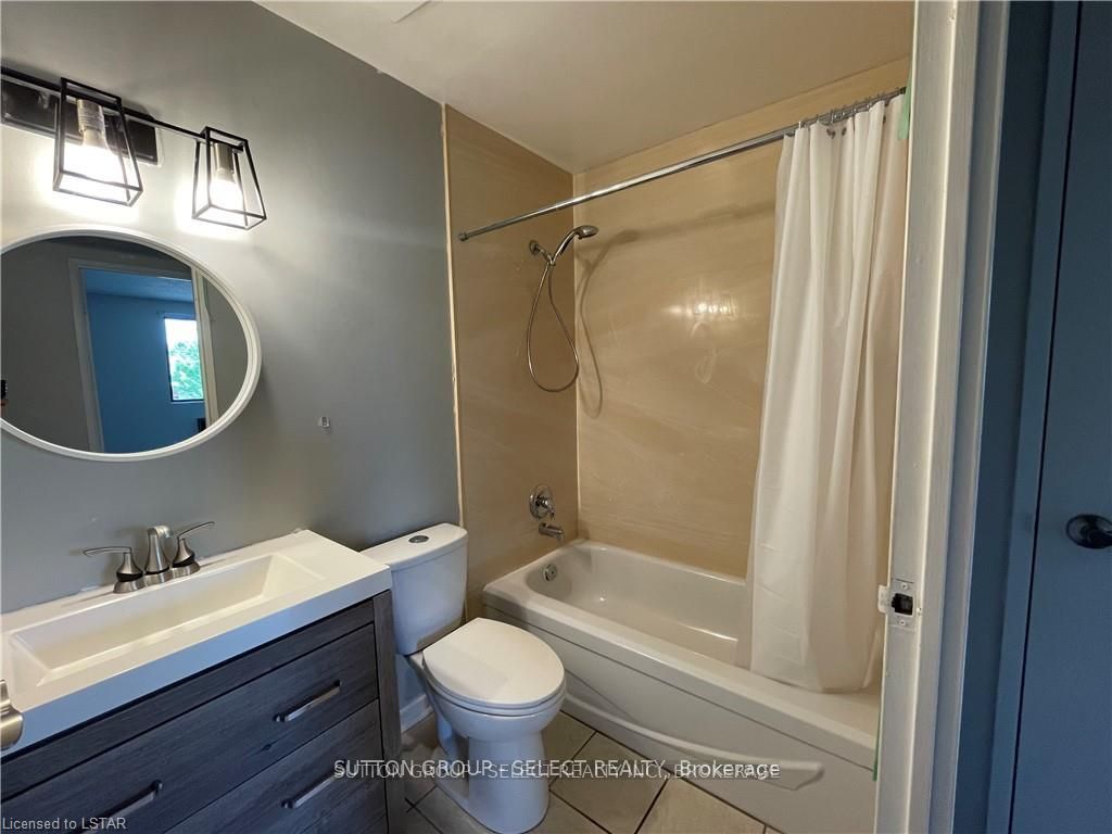 135 Baseline Road 204 Property Photo 6