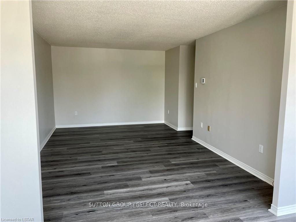 135 Baseline Road 204 Property Photo 8