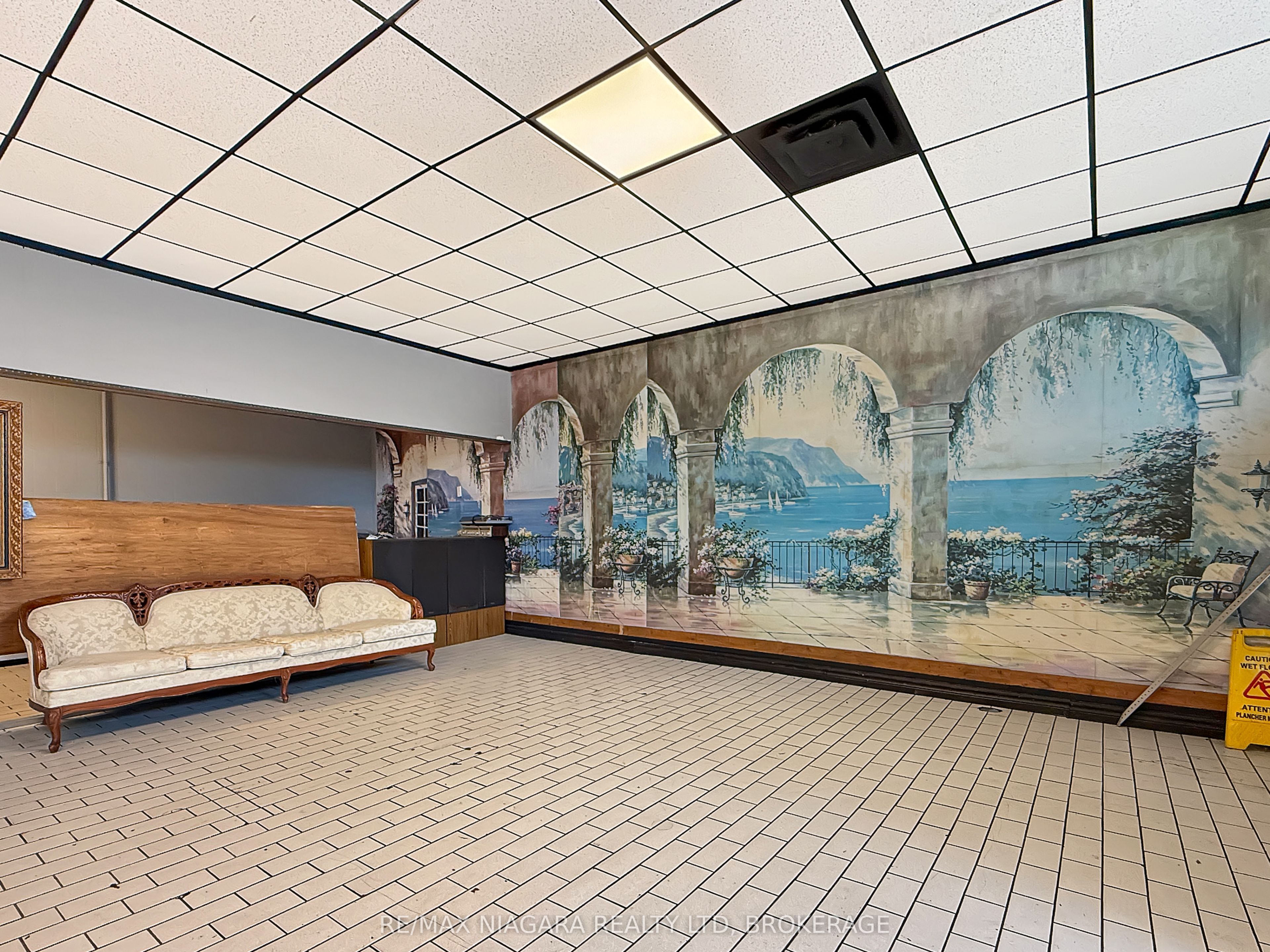 607 Niagara Boulevard Property Photo 6