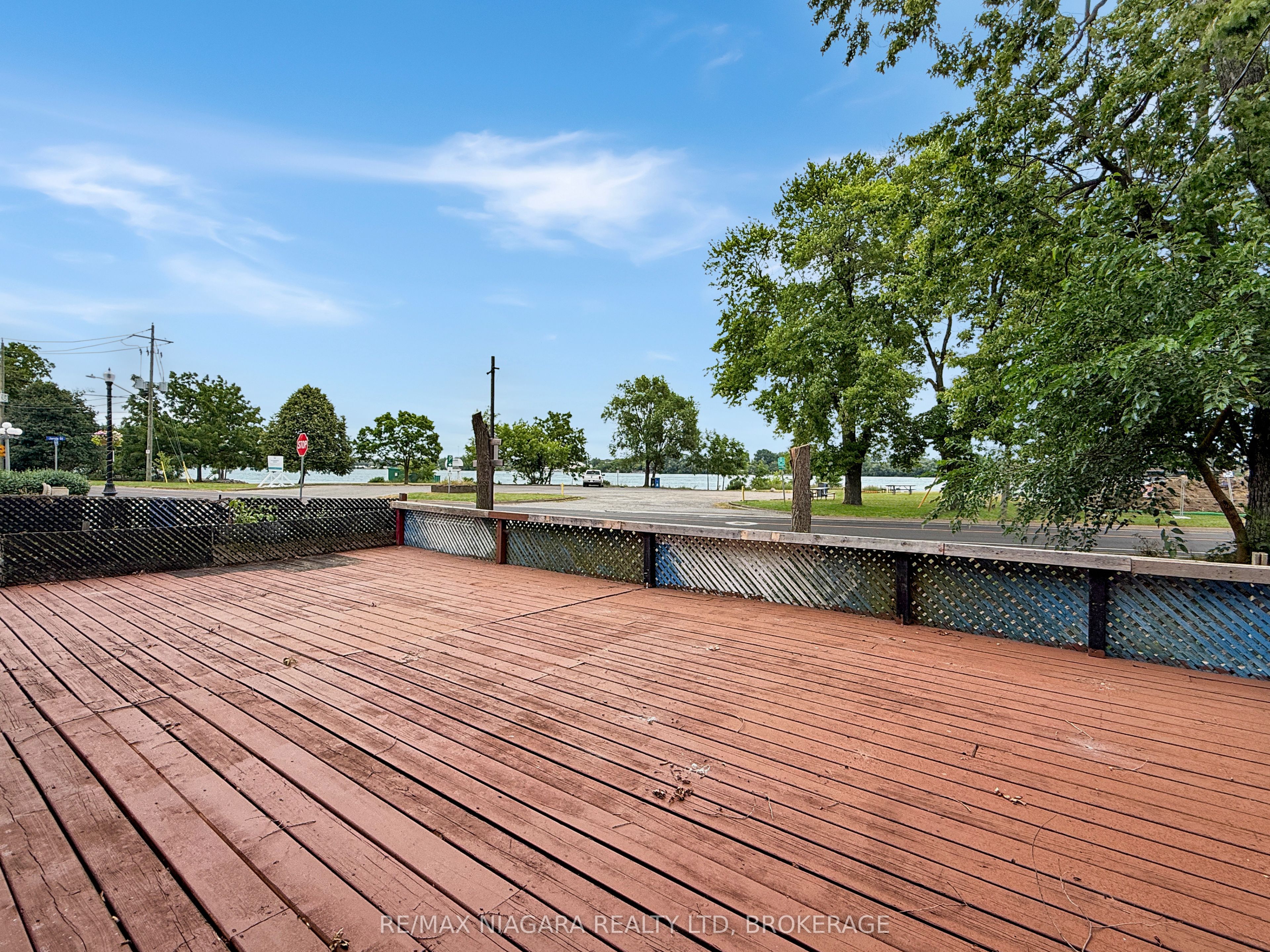 607 Niagara Boulevard Property Photo 12