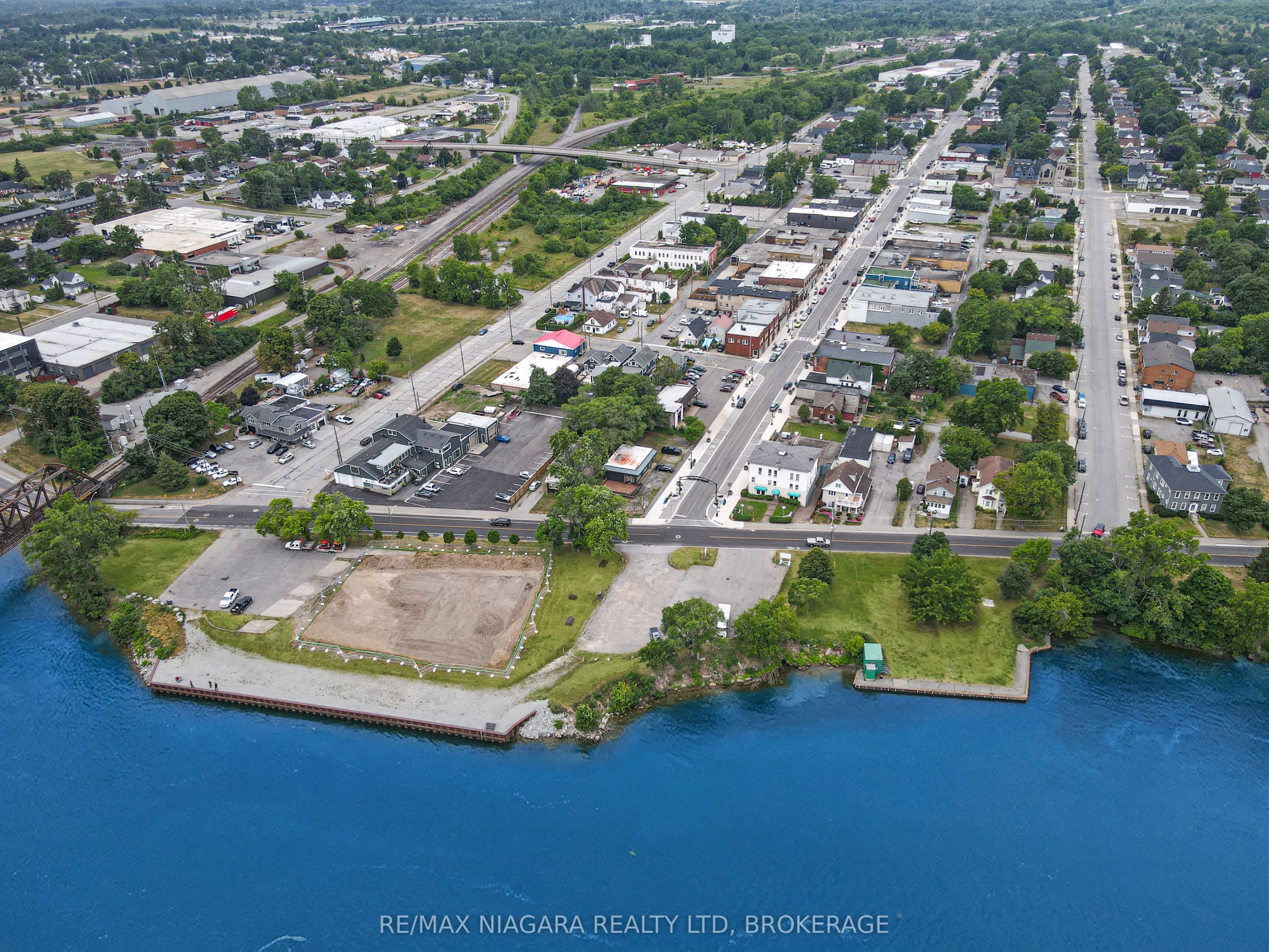 607 Niagara Boulevard Property Photo 19