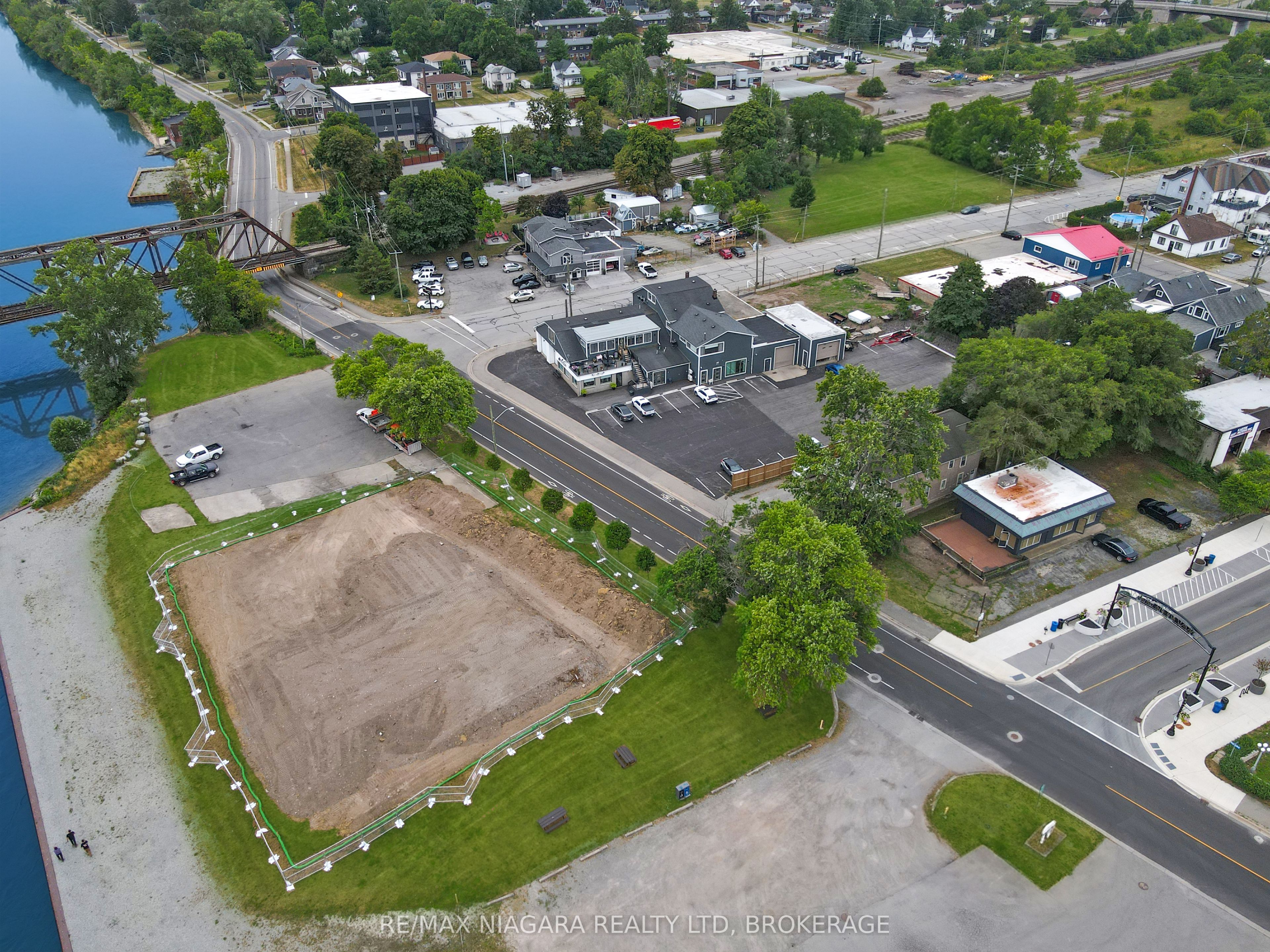 607 Niagara Boulevard Property Photo 21
