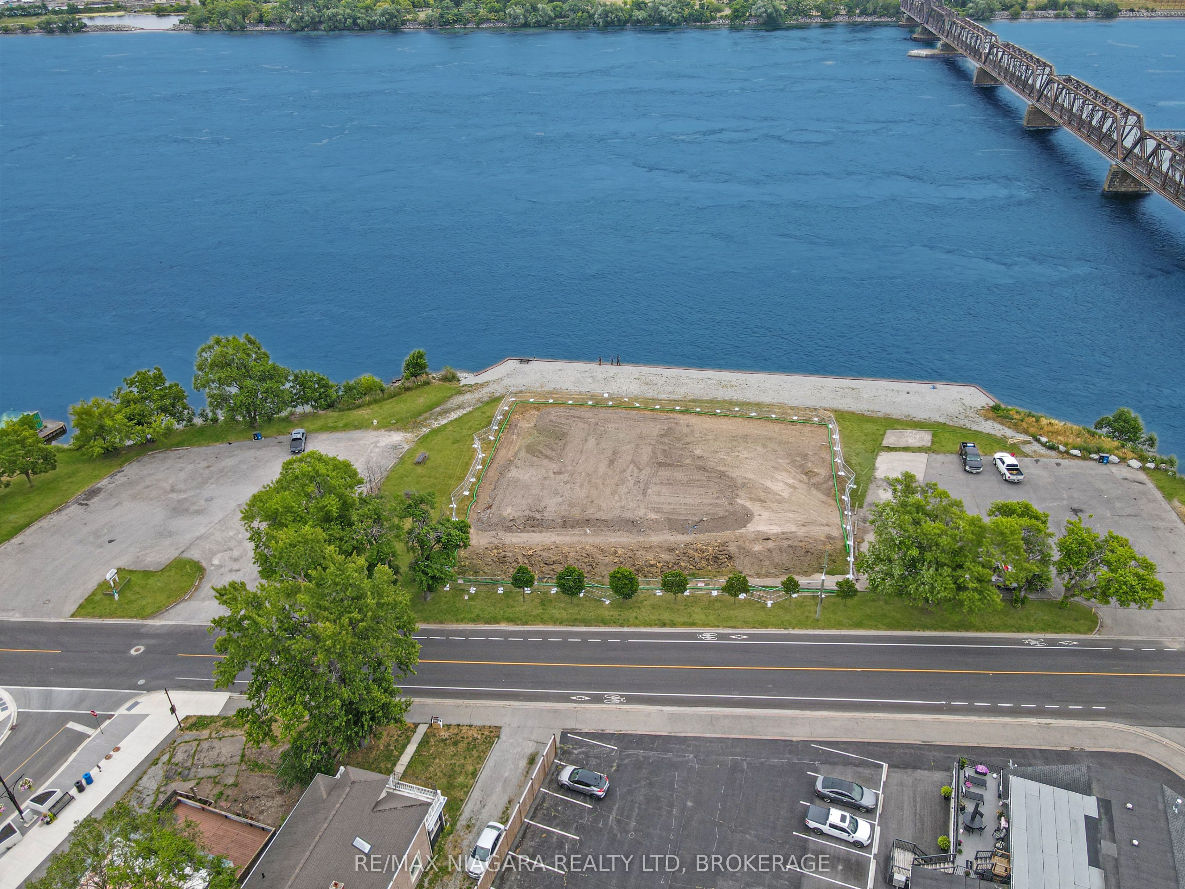607 Niagara Boulevard Property Photo 22