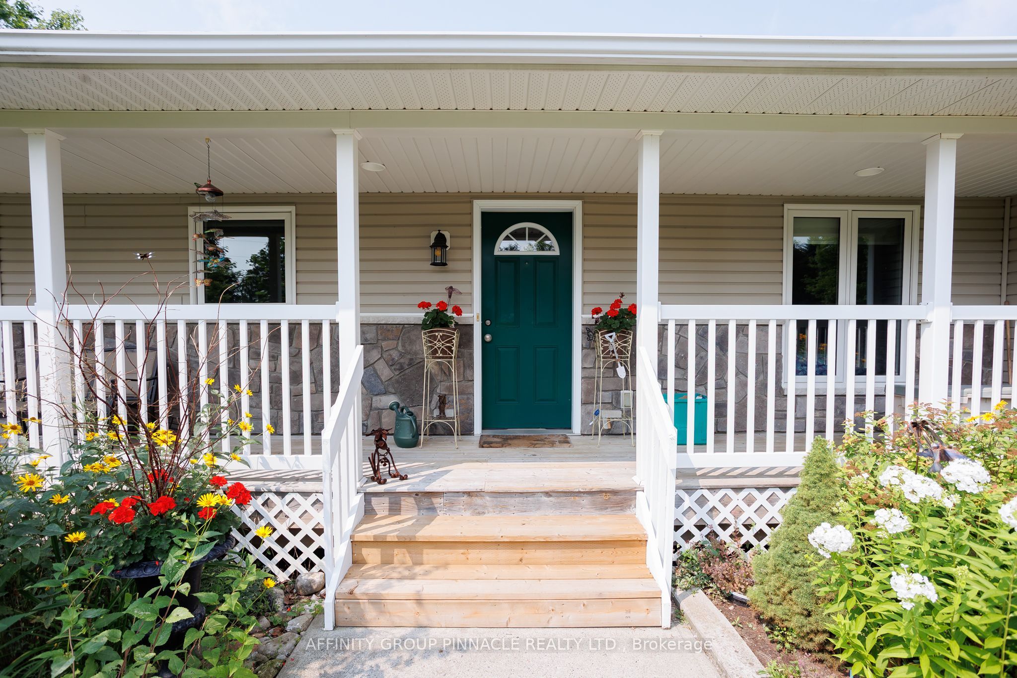 243 Fairbairn Road Property Photo 6