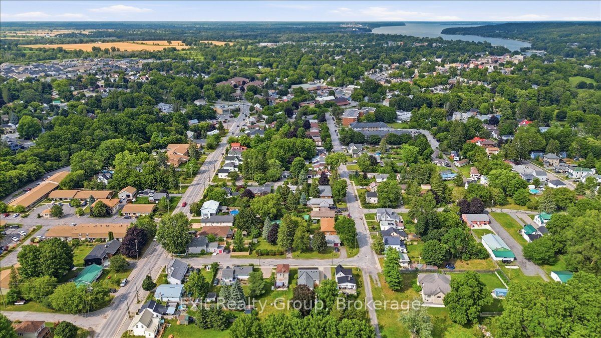 8 Albert Street Property Photo 2