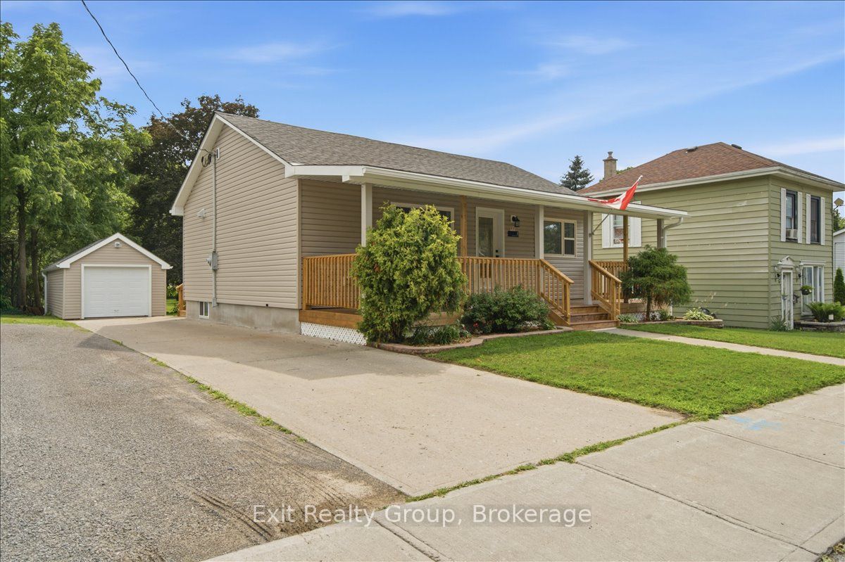 8 Albert Street Property Photo 3