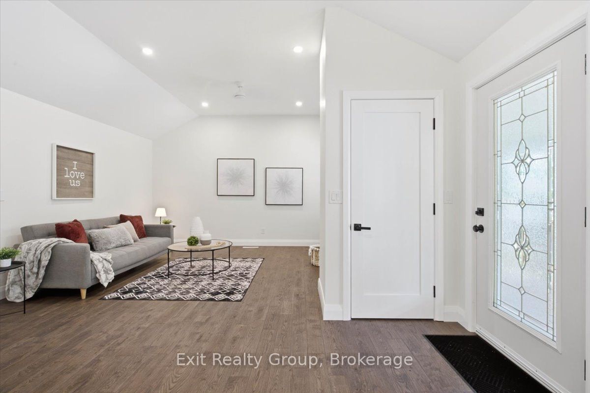 8 Albert Street Property Photo 6