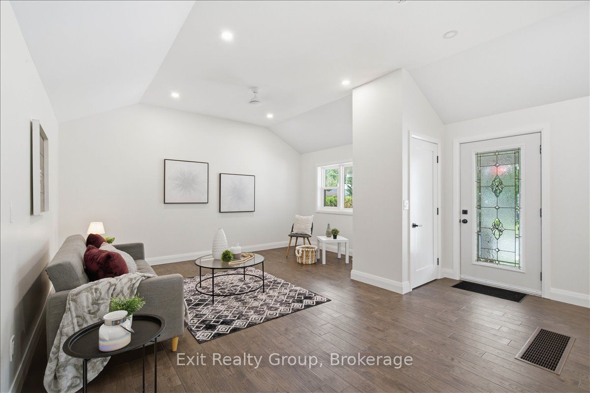 8 Albert Street Property Photo 7