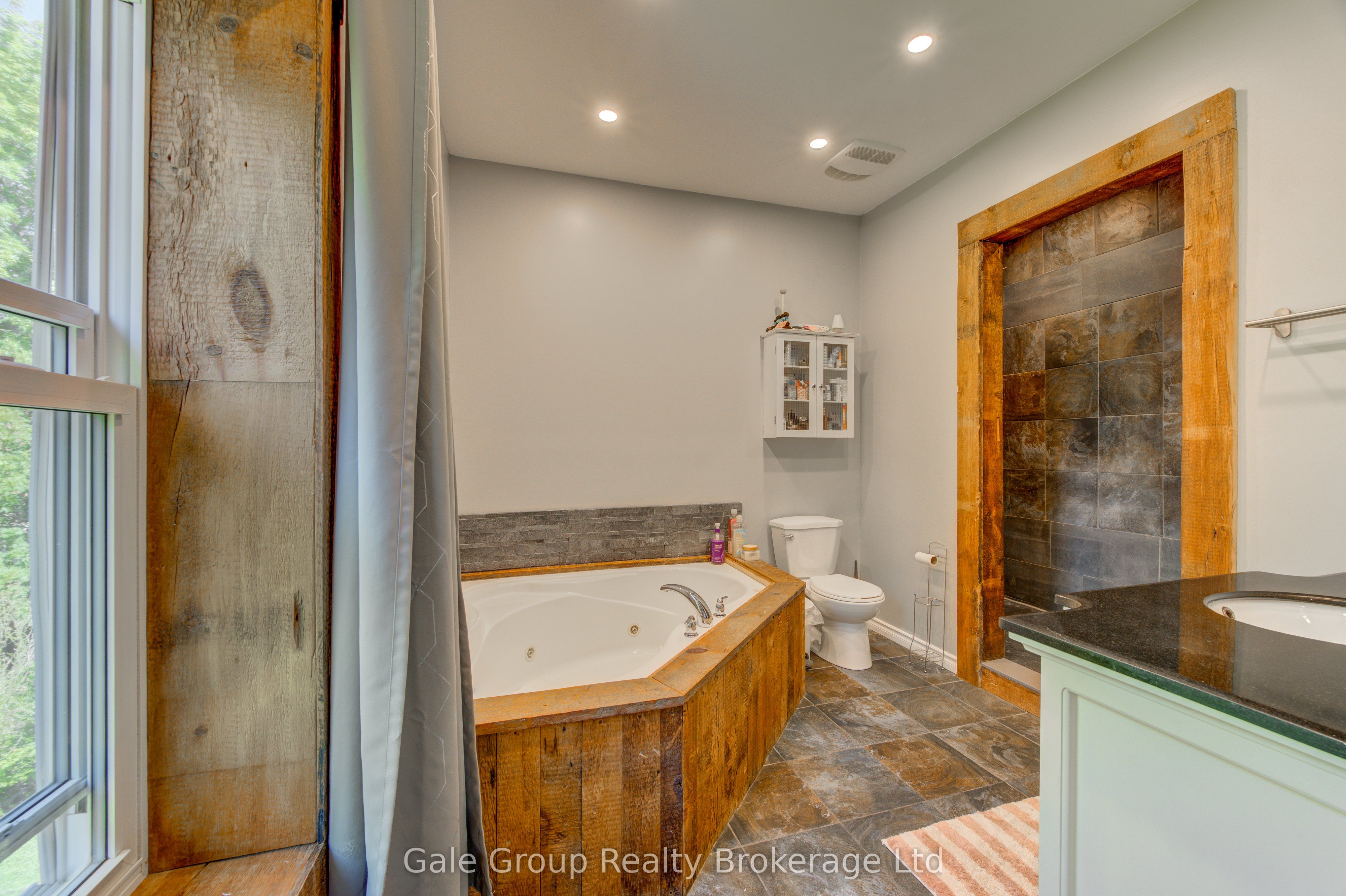 213 Albert Street Property Photo 34
