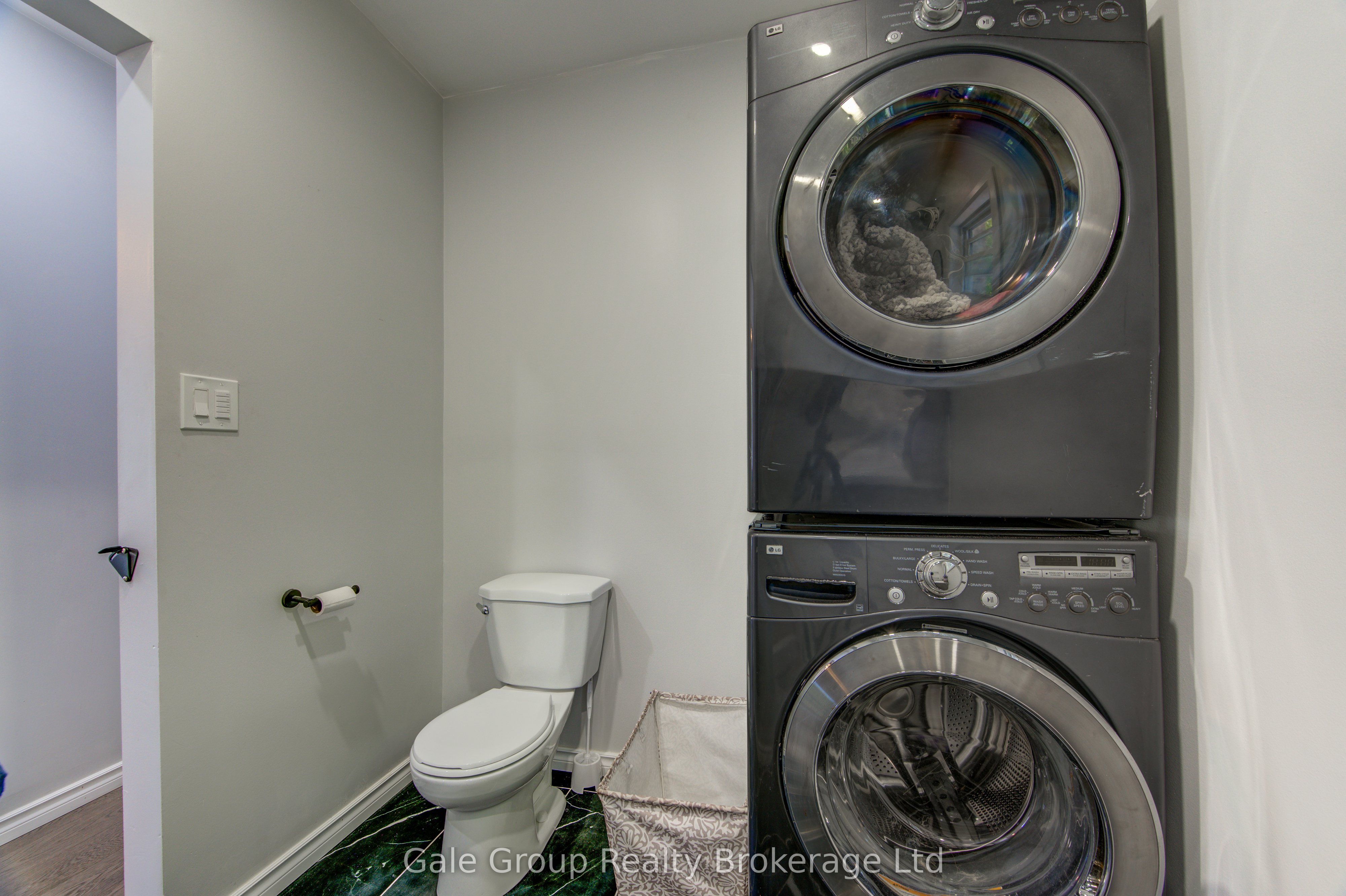 213 Albert Street Property Photo 39