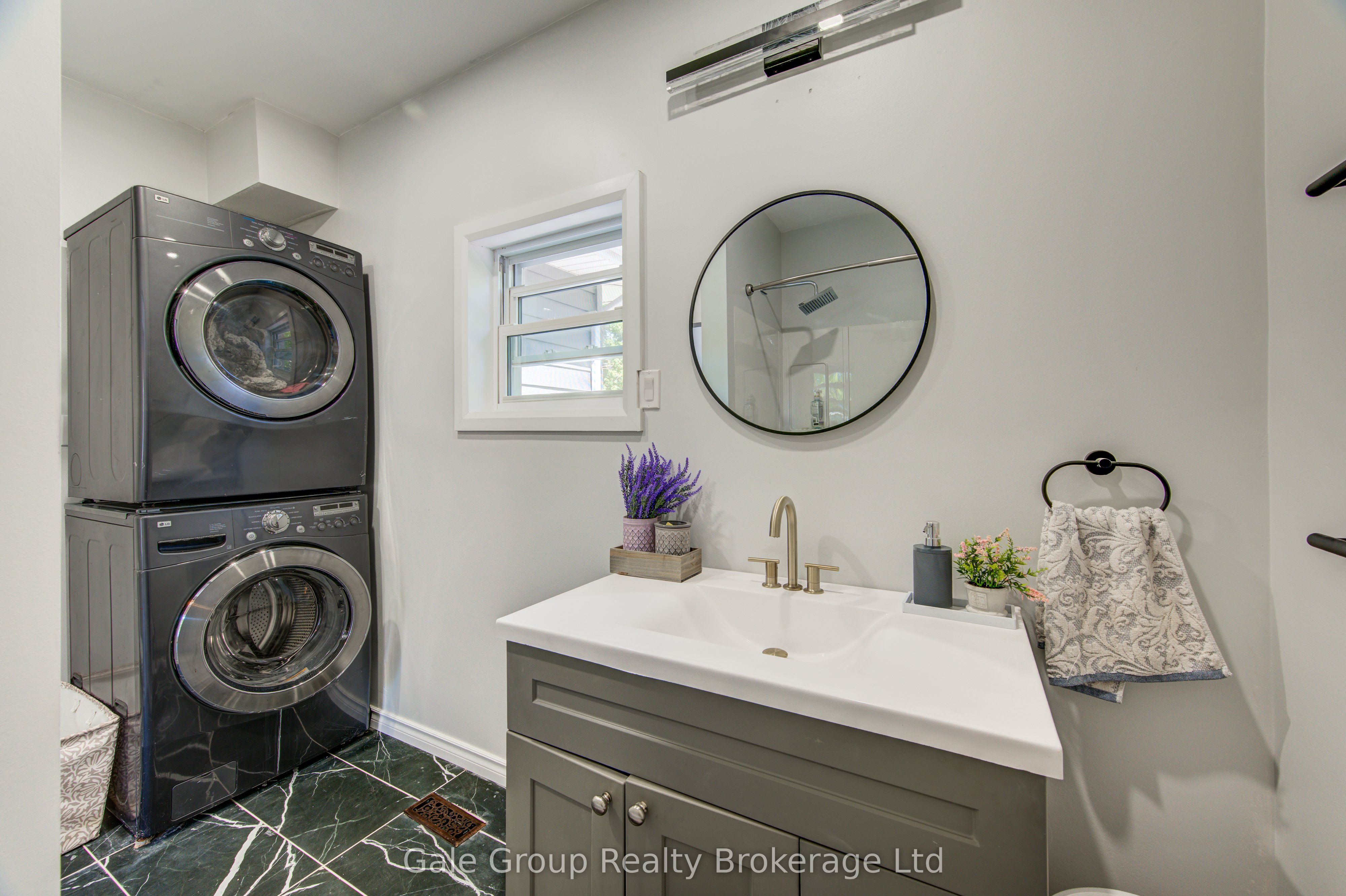 213 Albert Street Property Photo 40