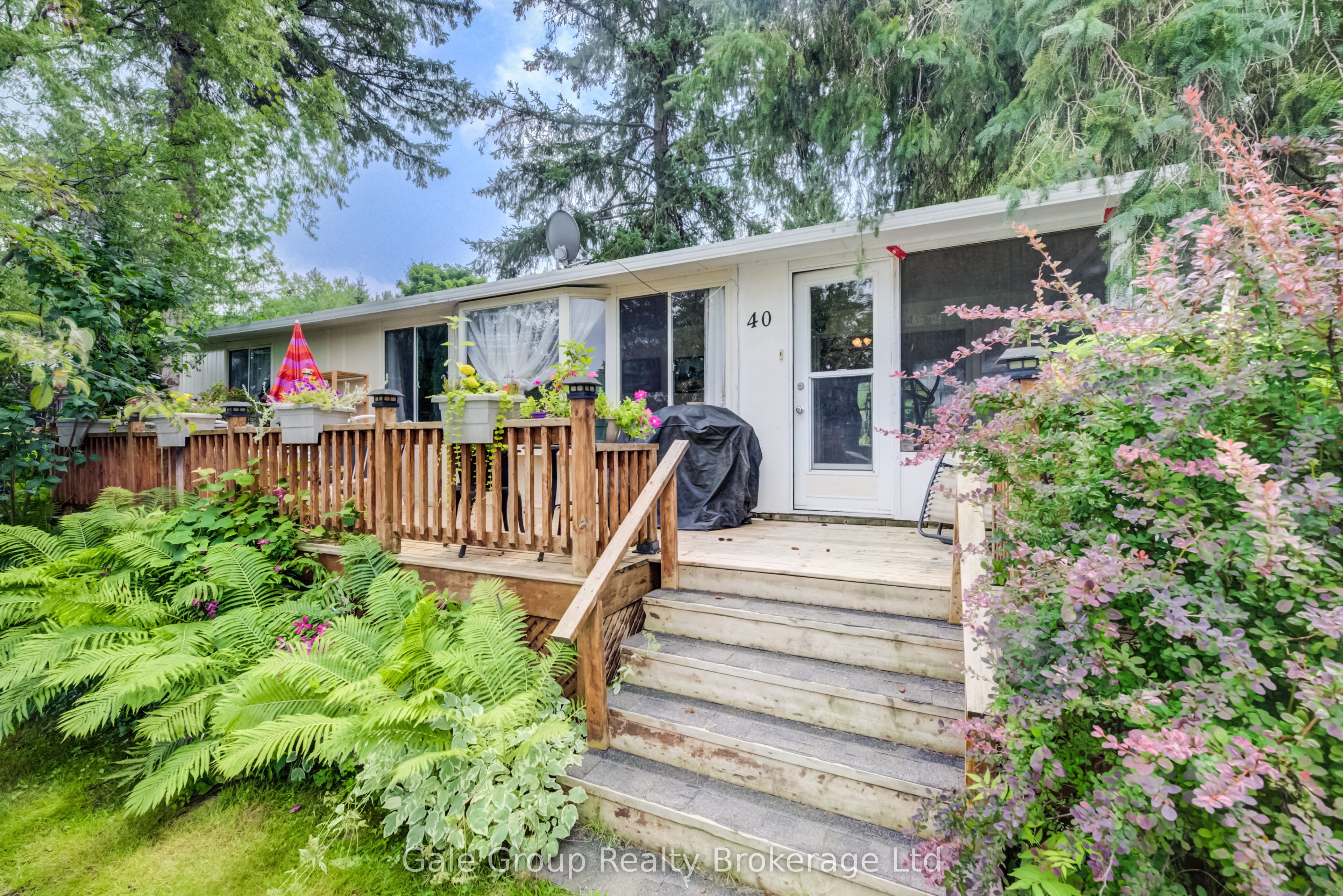 495856 10th Line 40 Property Photo 1