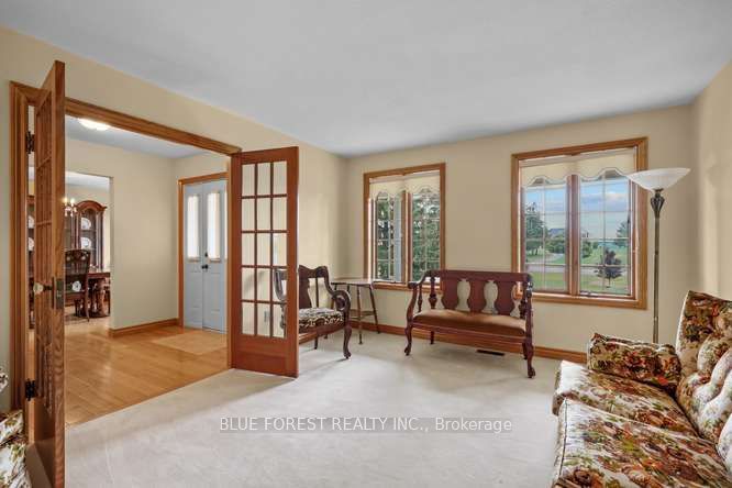 9869 Currie Road Property Photo 6