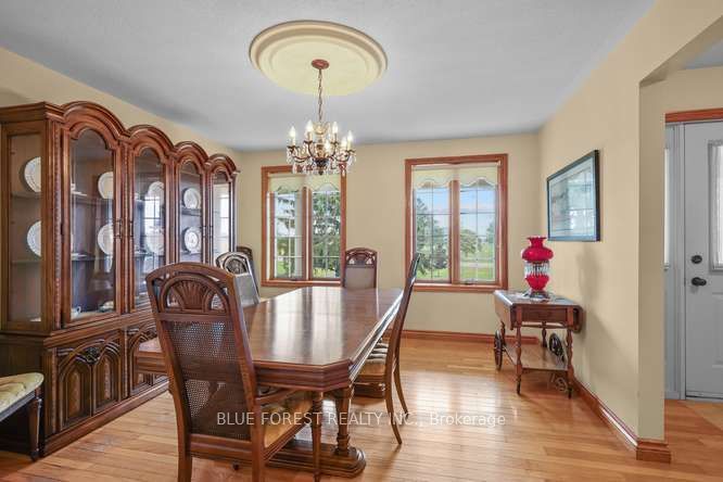 9869 Currie Road Property Photo 7