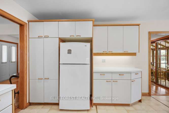 9869 Currie Road Property Photo 11