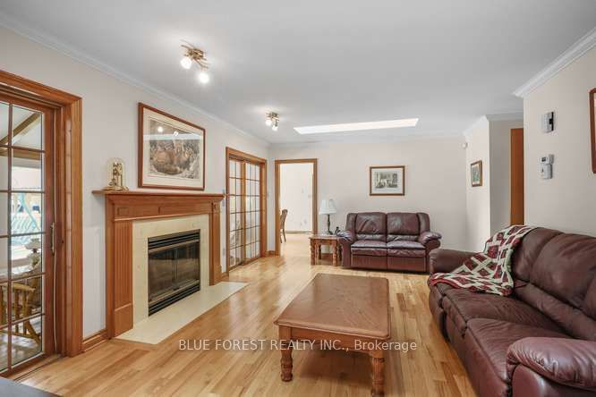 9869 Currie Road Property Photo 14