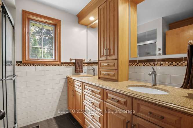 9869 Currie Road Property Photo 19