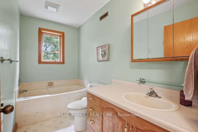 9869 Currie Road Property Photo 22