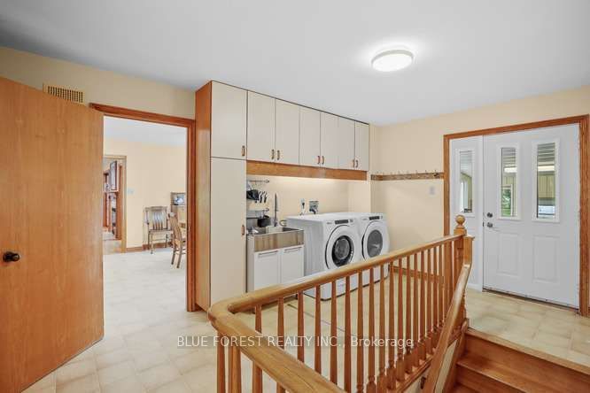 9869 Currie Road Property Photo 27