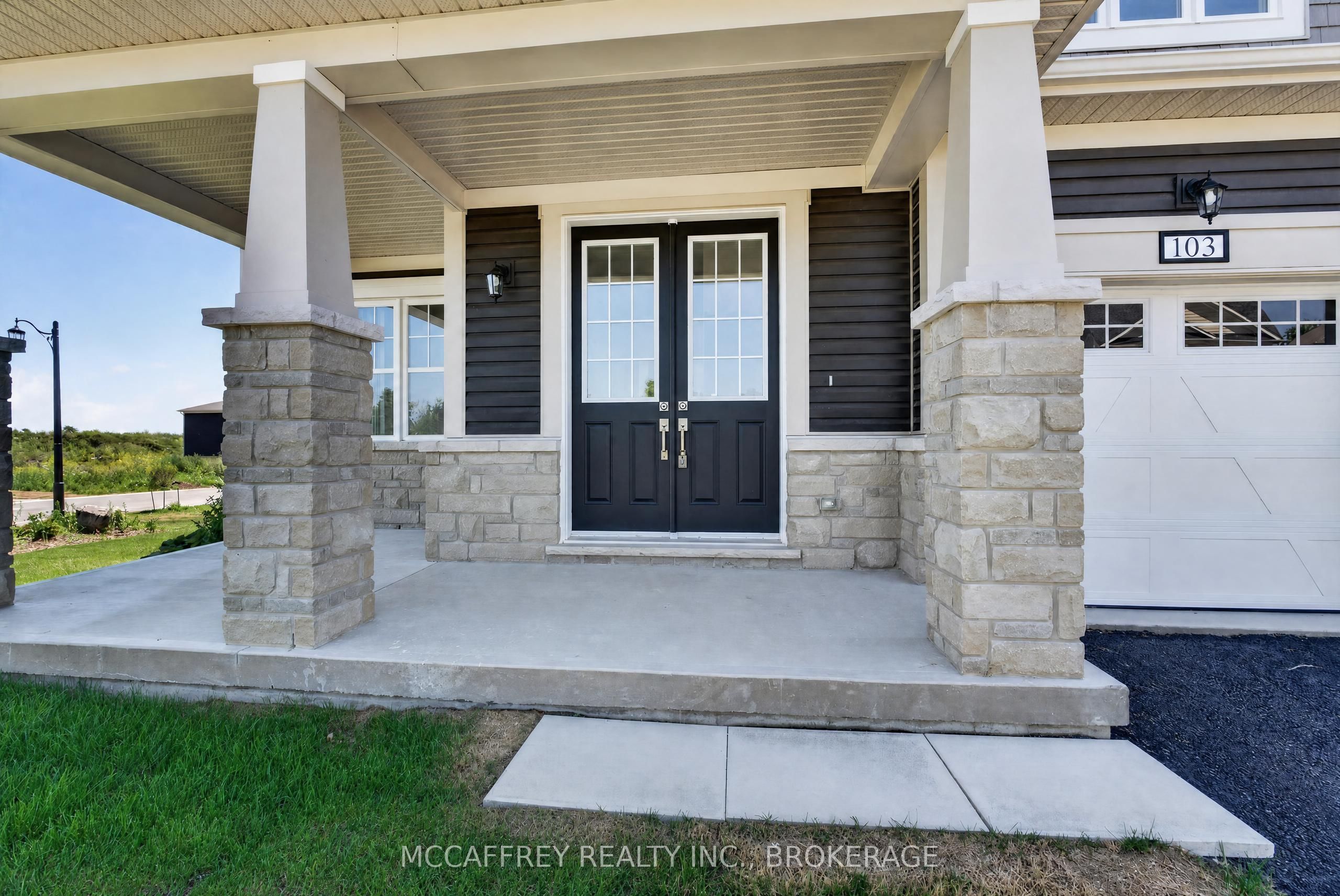 103 Gildersleeve Boulevard Property Photo 2