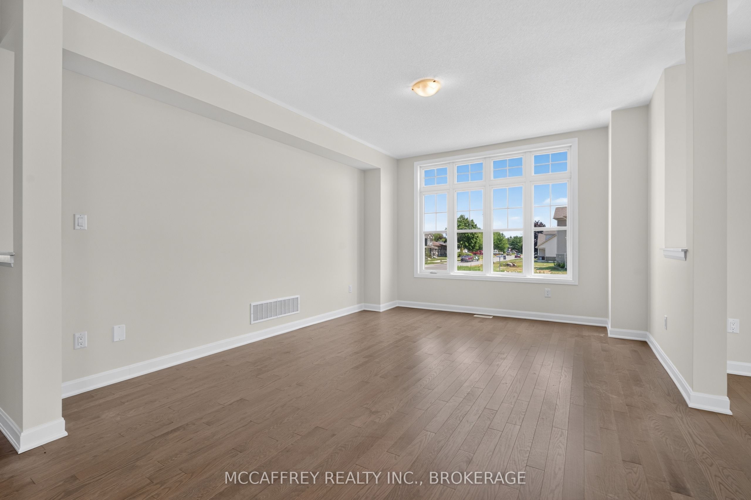 103 Gildersleeve Boulevard Property Photo 6