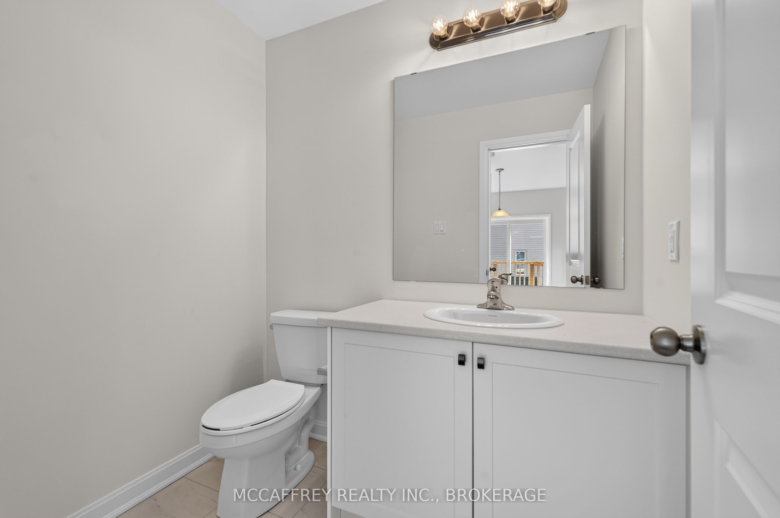 103 Gildersleeve Boulevard Property Photo 21