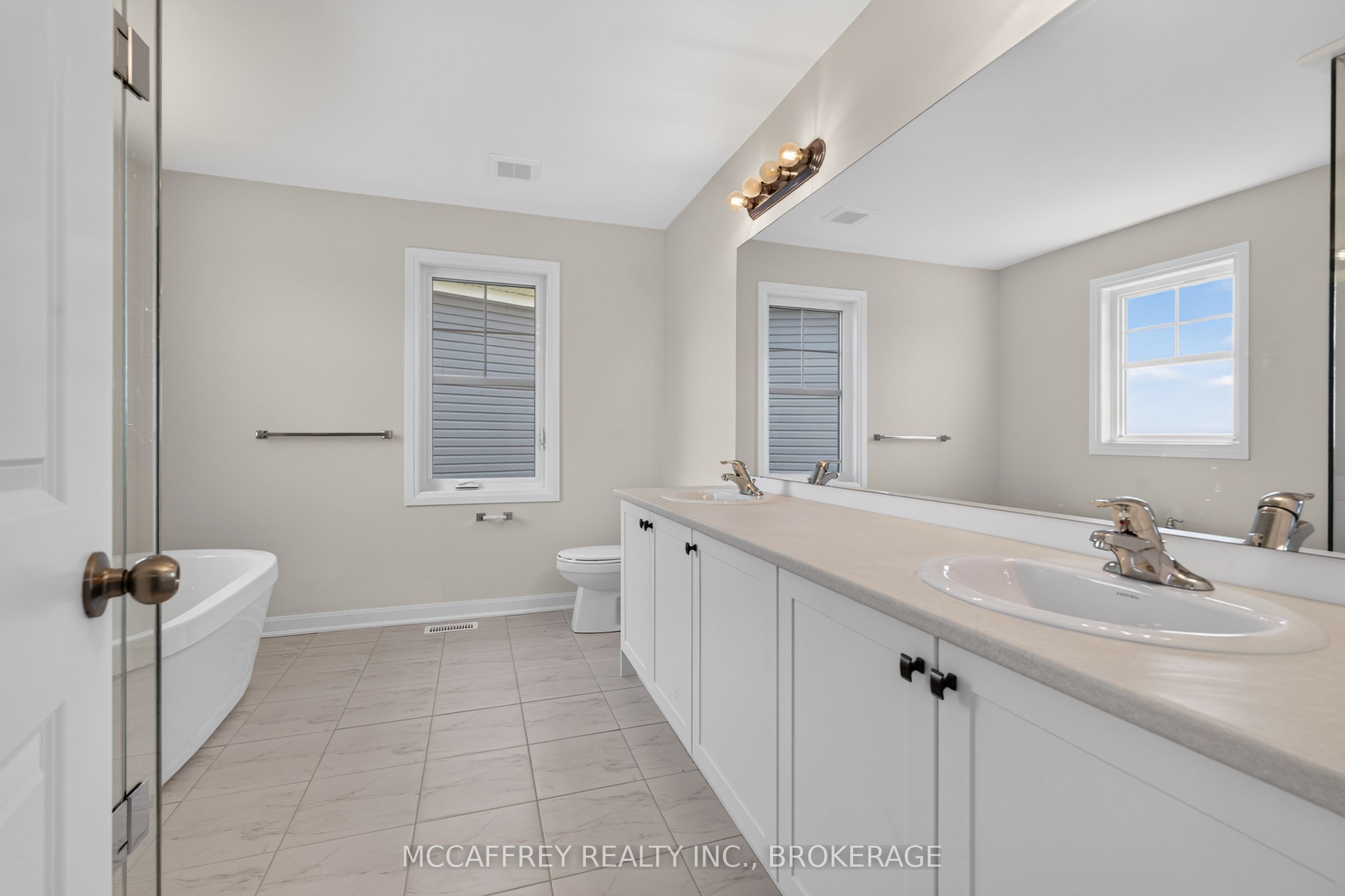 103 Gildersleeve Boulevard Property Photo 28