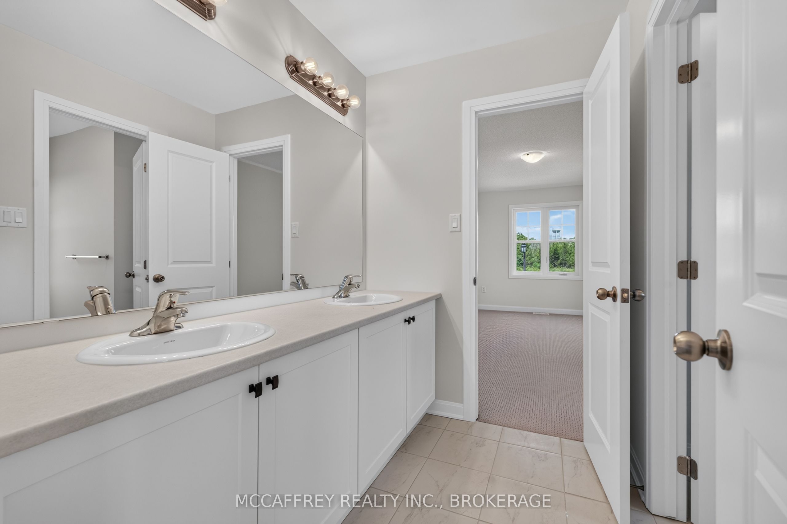 103 Gildersleeve Boulevard Property Photo 32