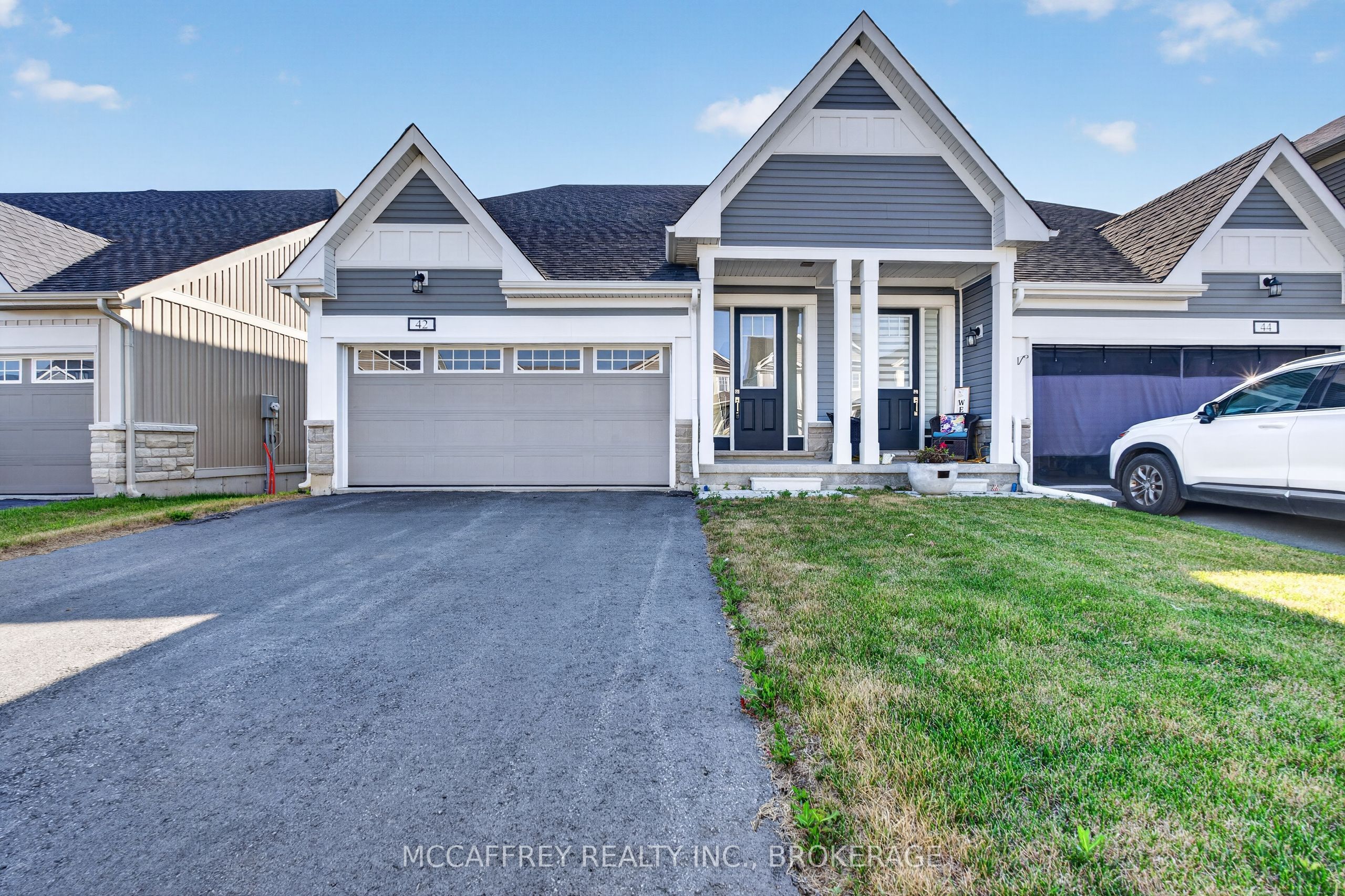 42 Golf Links Drive Property Photo 1