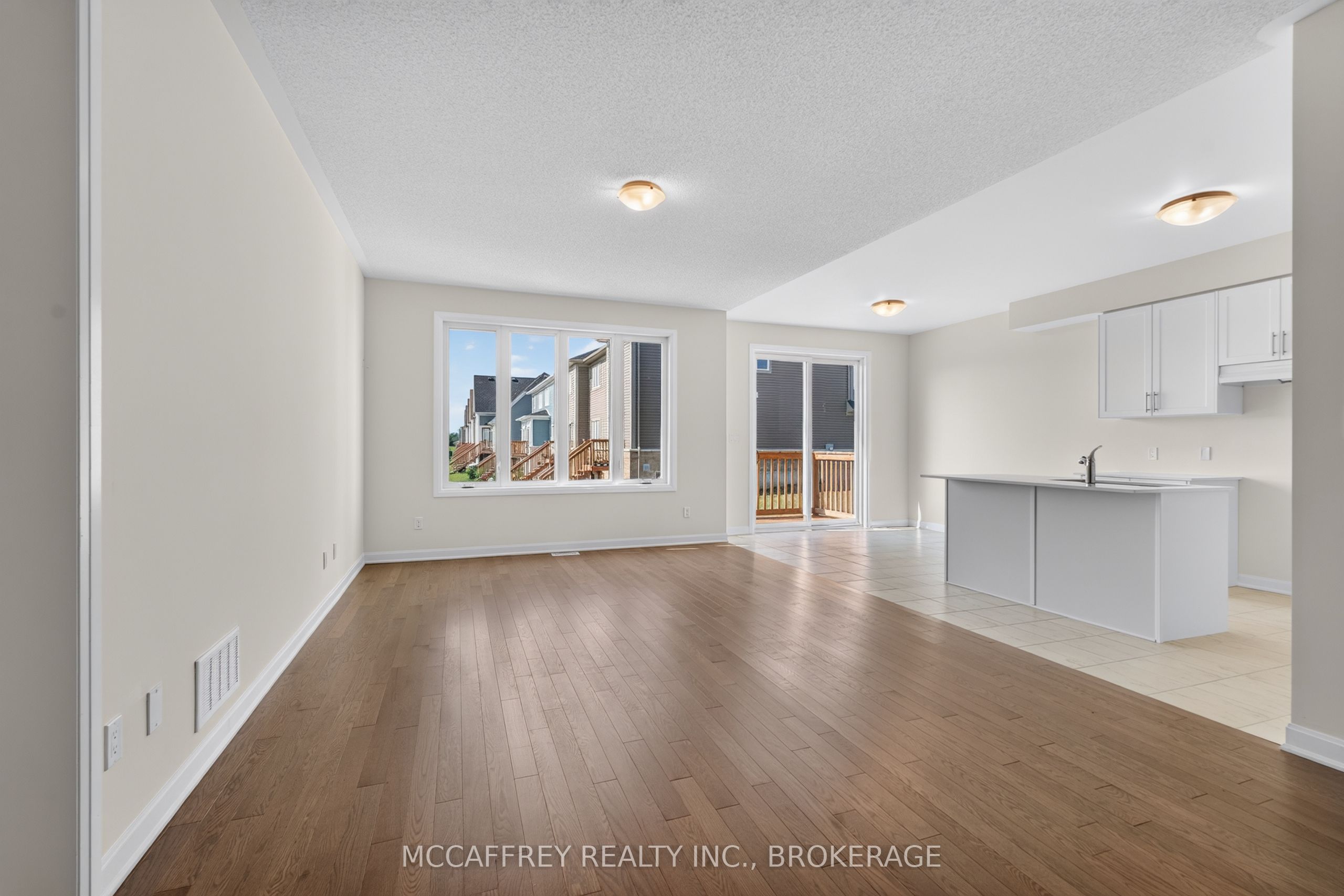 19 Oakmont Drive Property Photo 5