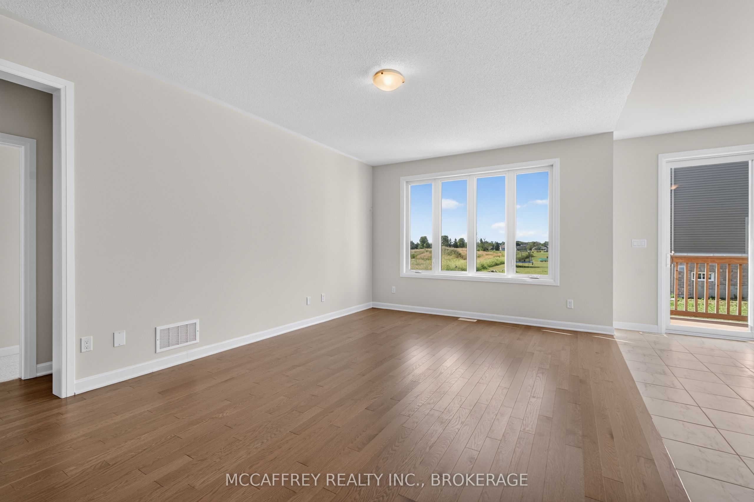 19 Oakmont Drive Property Photo 6