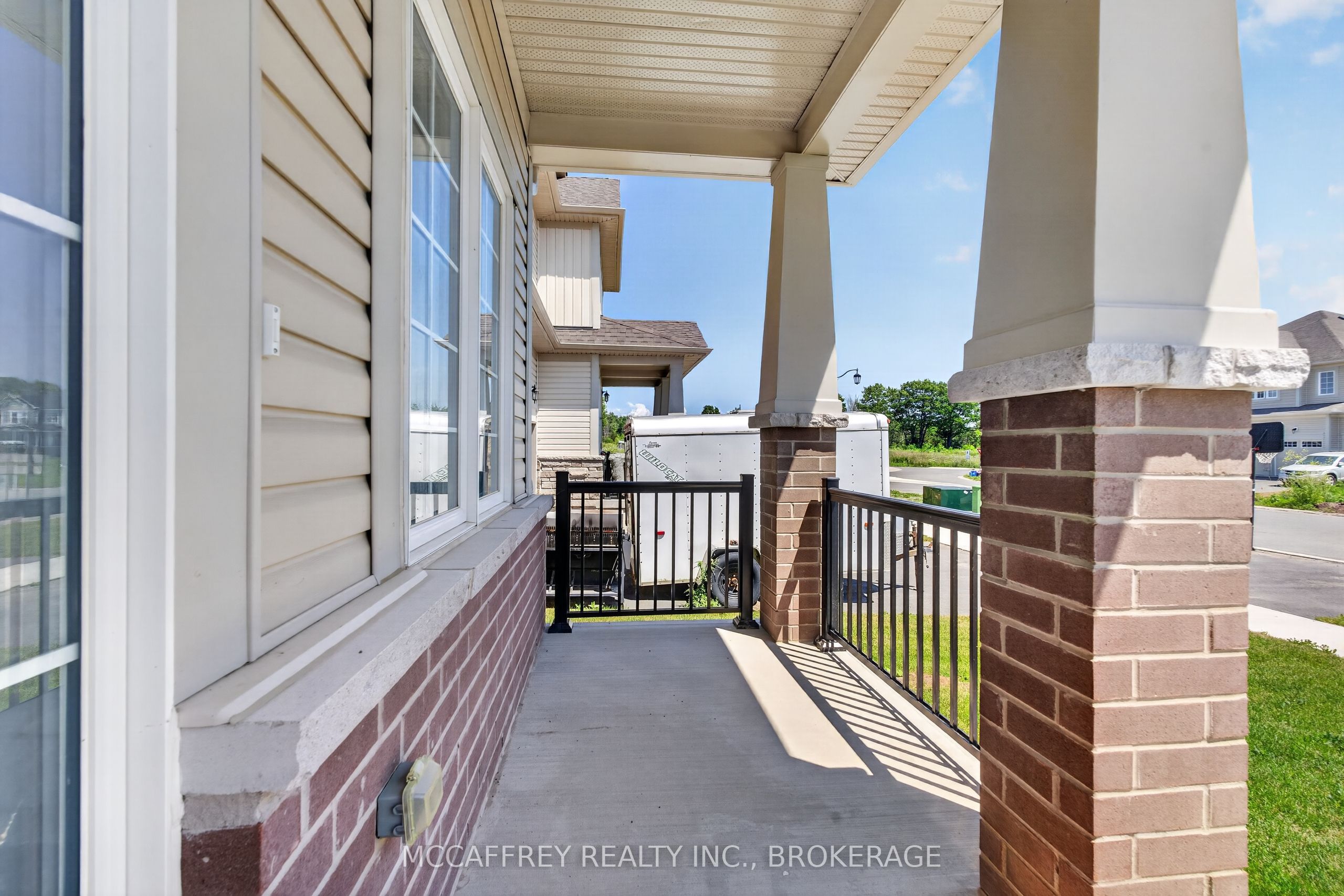 117 Windermere Boulevard Property Photo 3