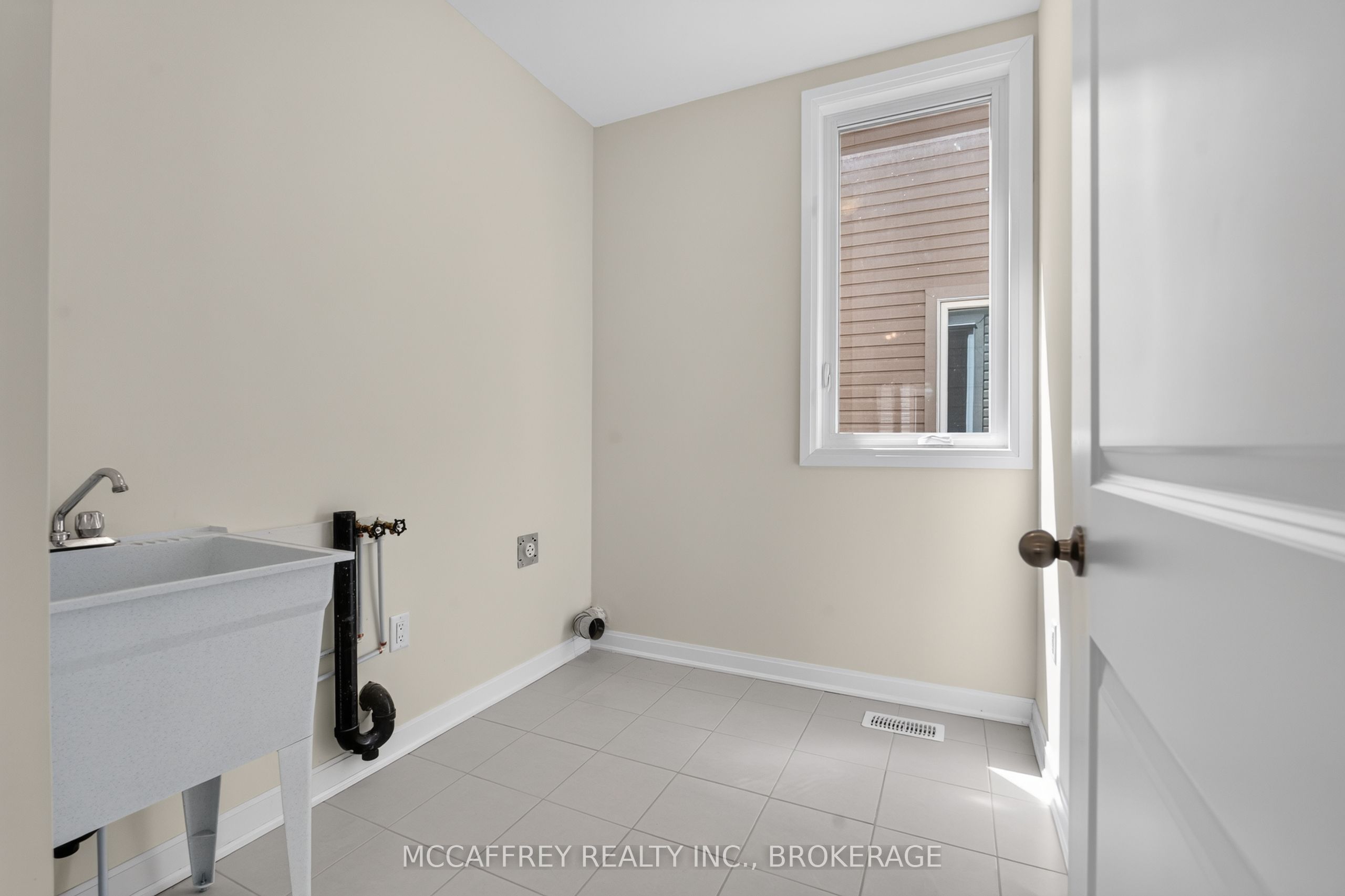 117 Windermere Boulevard Property Photo 21