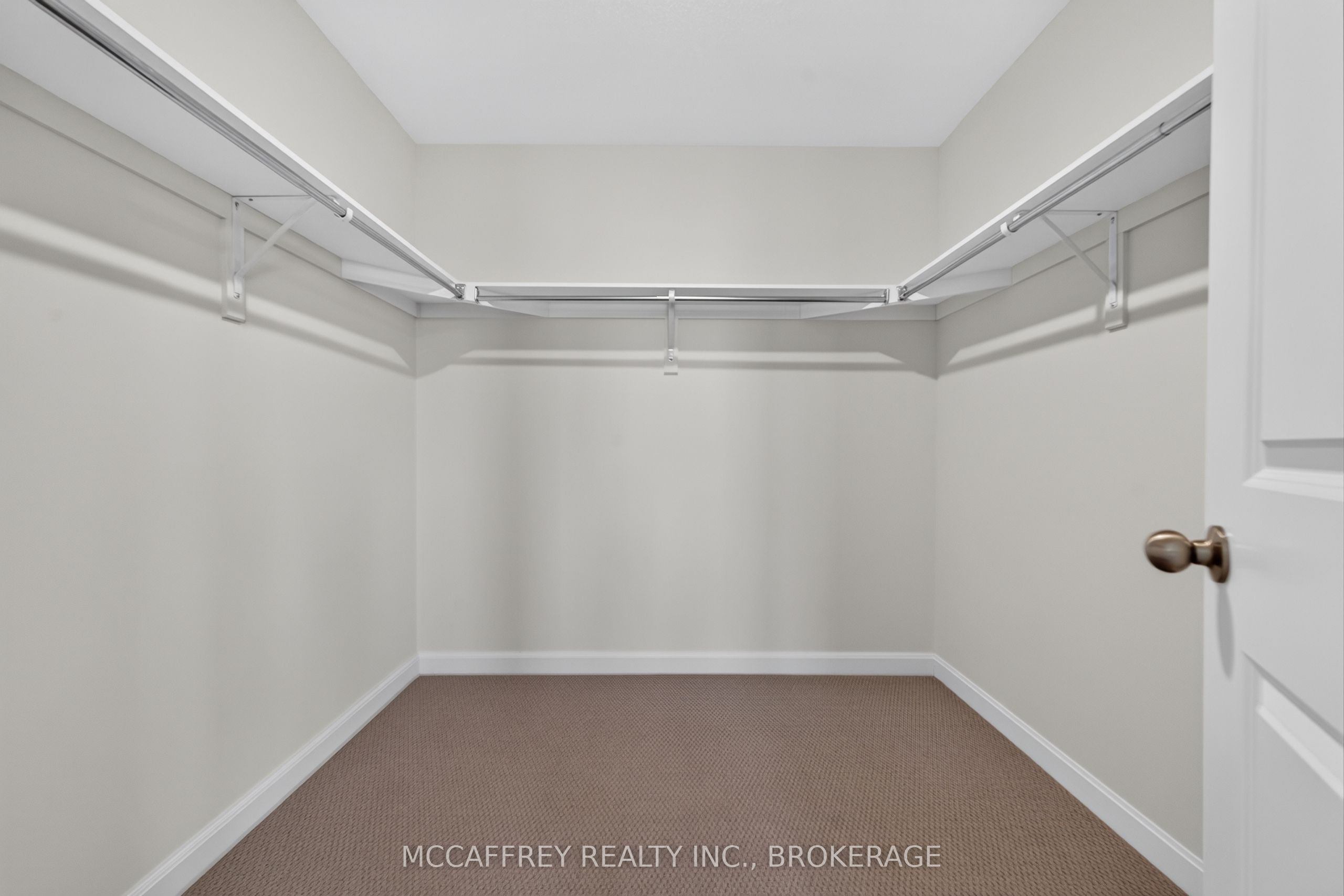 117 Windermere Boulevard Property Photo 28