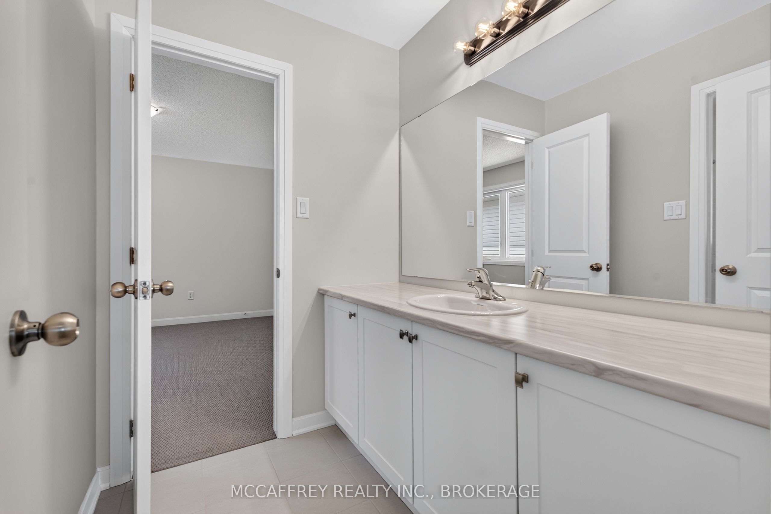 117 Windermere Boulevard Property Photo 33