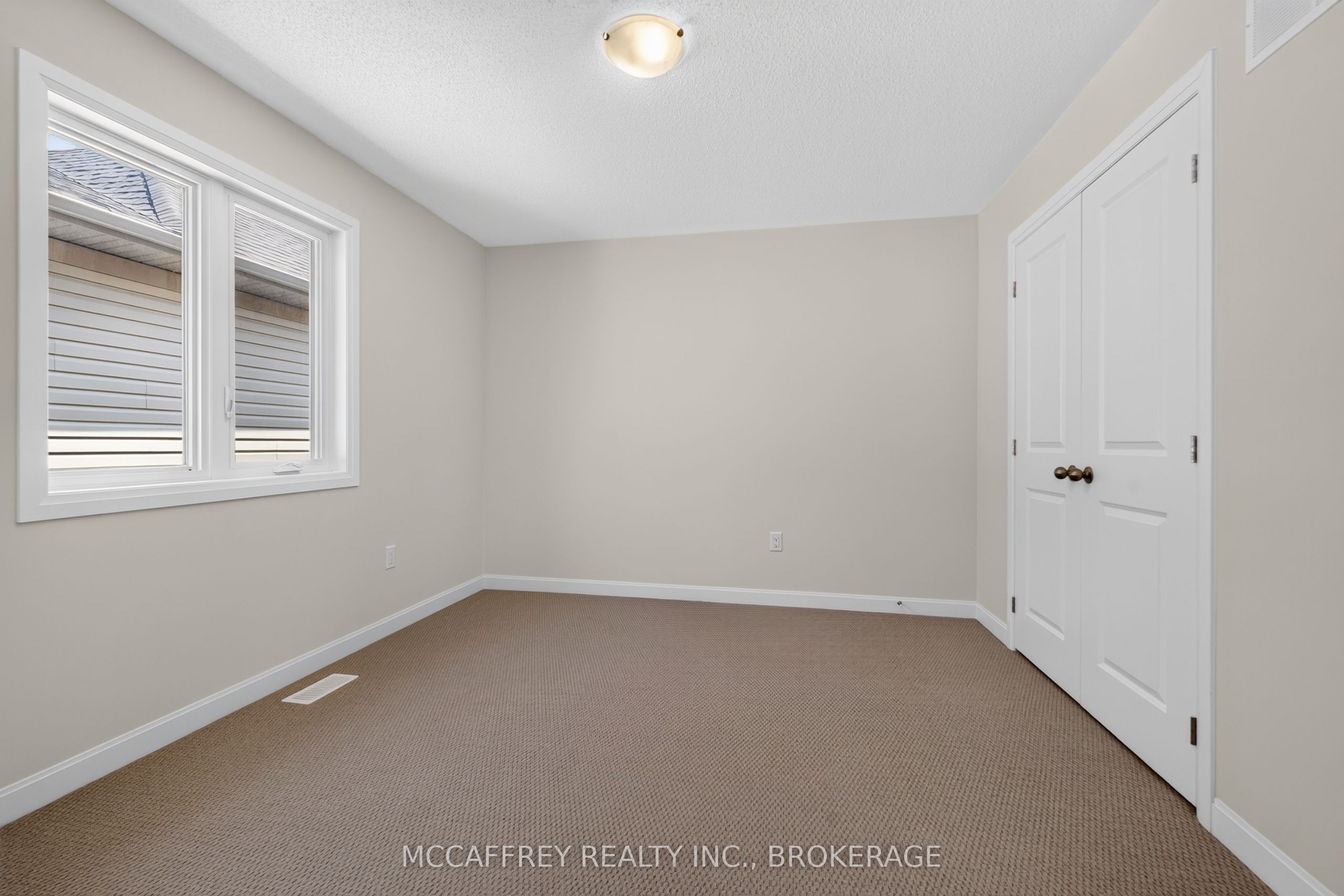117 Windermere Boulevard Property Photo 35