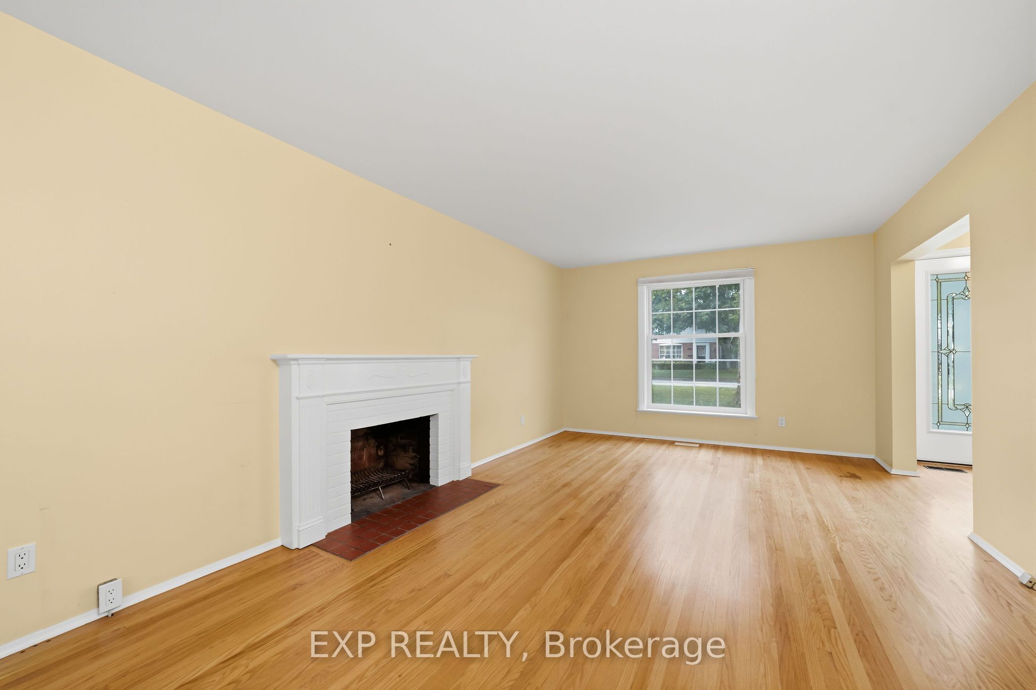 42 Queen Mary Crescent Property Photo 8