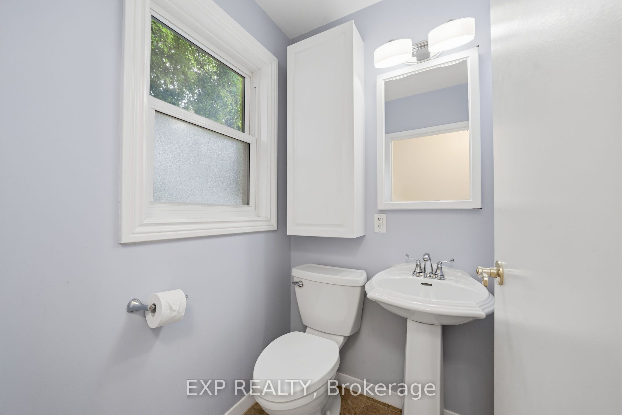 42 Queen Mary Crescent Property Photo 11