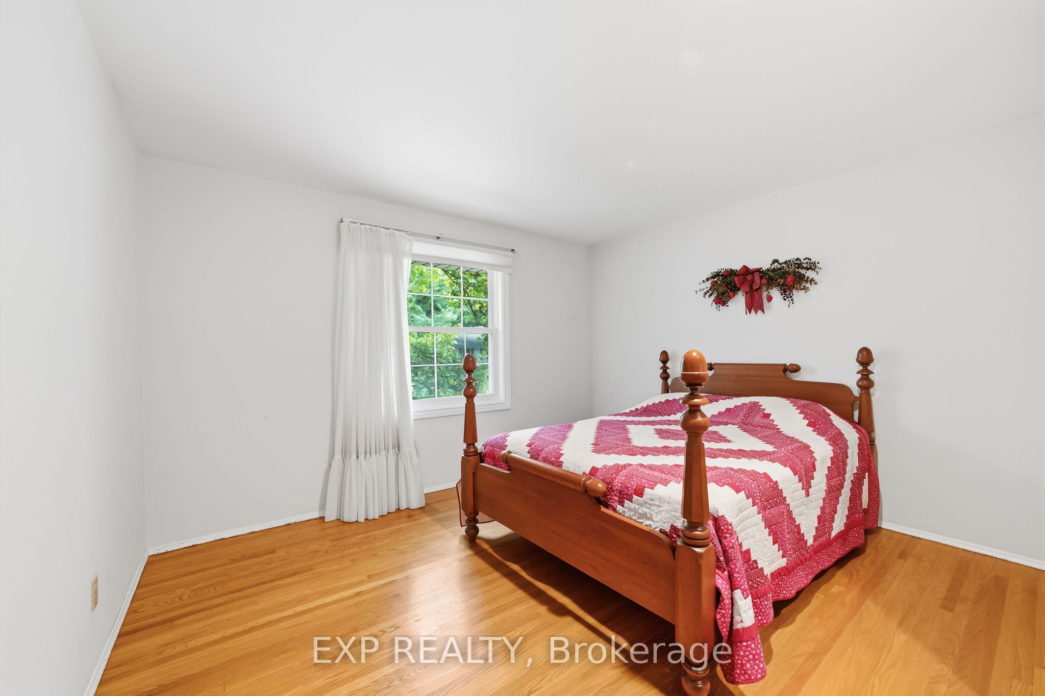 42 Queen Mary Crescent Property Photo 15